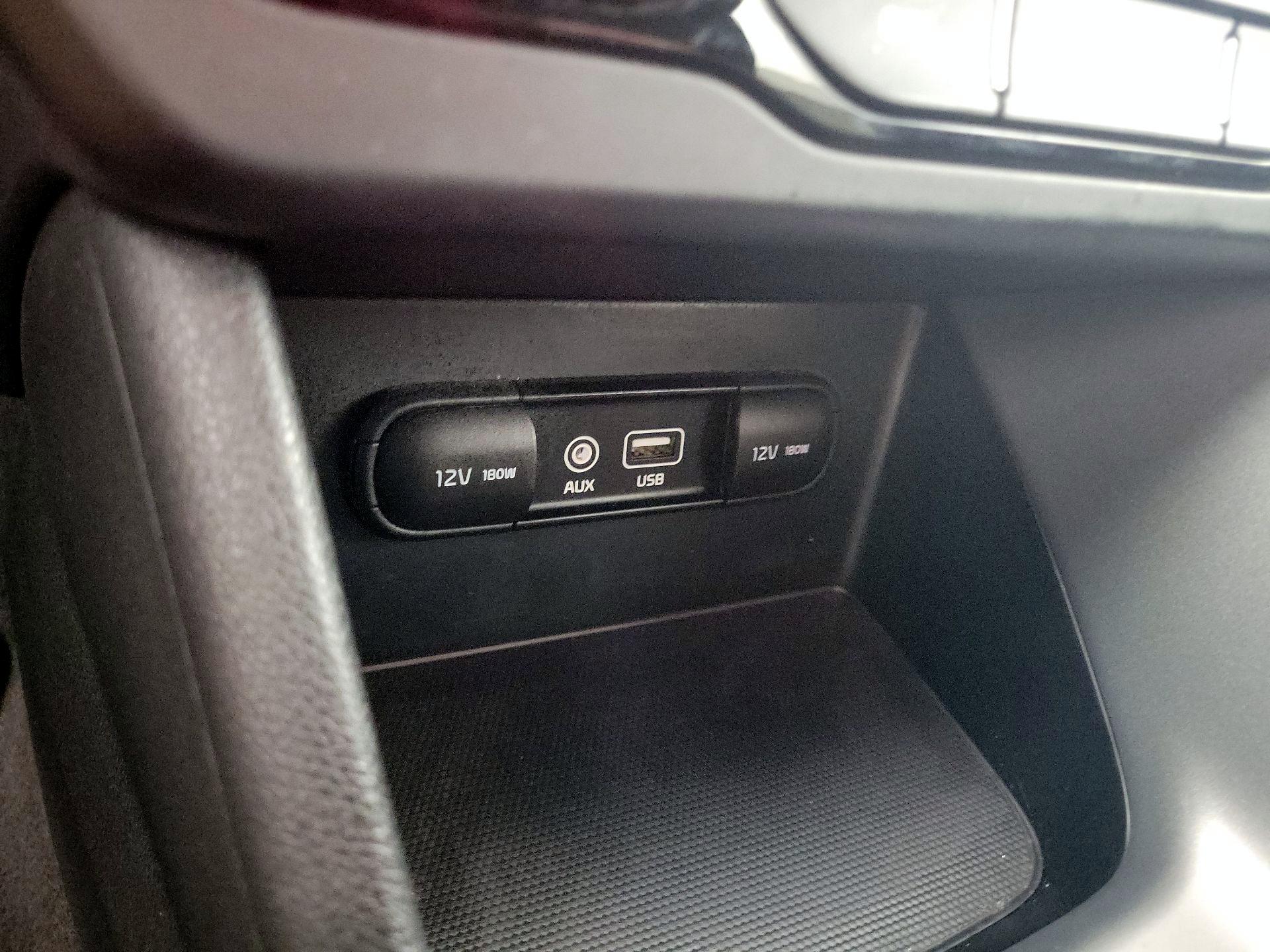 Thumbnail: 2019 Kia Niro - 18