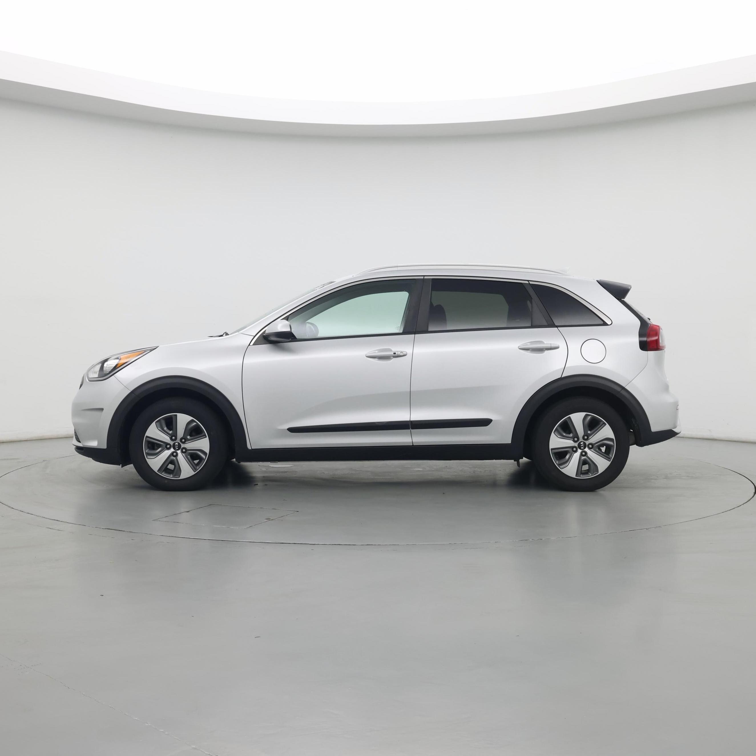Thumbnail: 2019 Kia Niro - 3