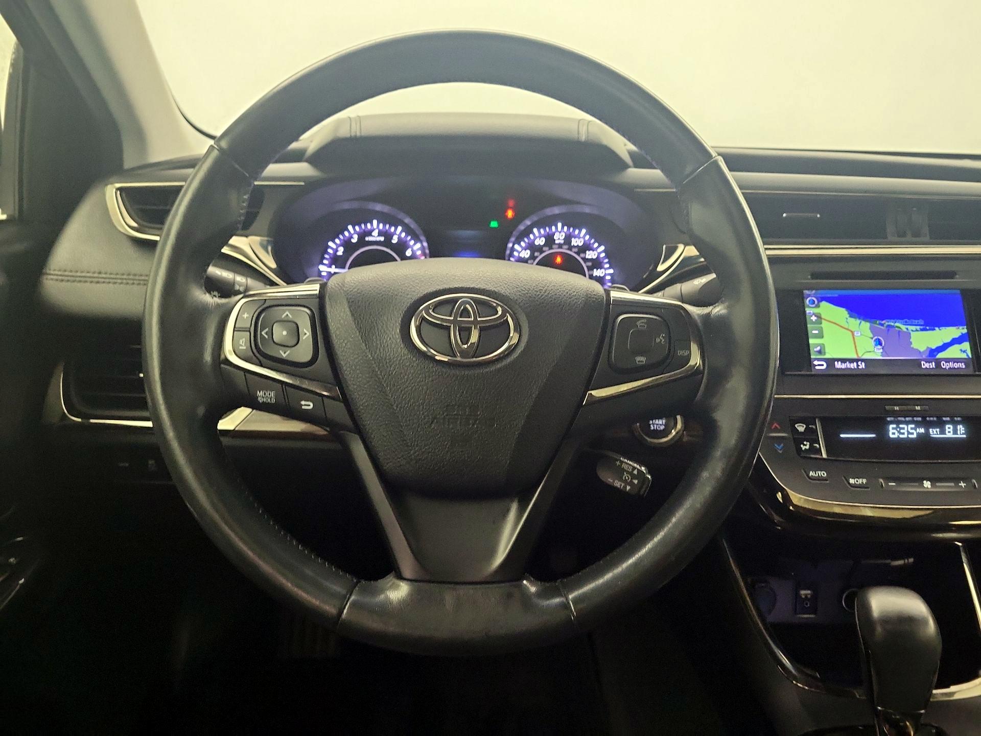 Thumbnail: 2013 Toyota Avalon - 10