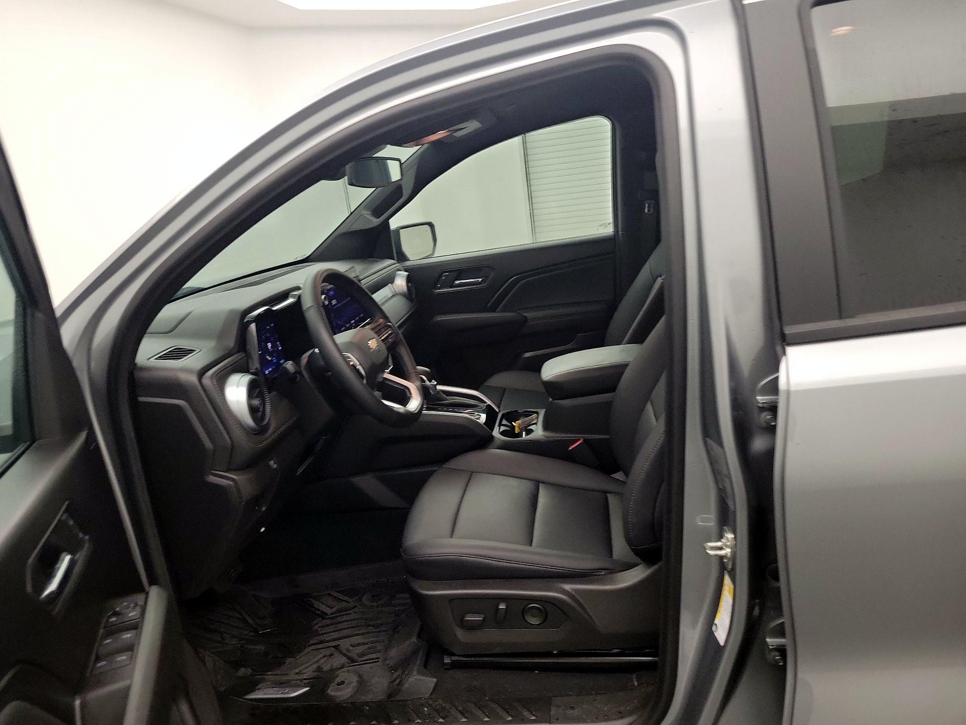 Thumbnail: 2024 Chevrolet Colorado - 11