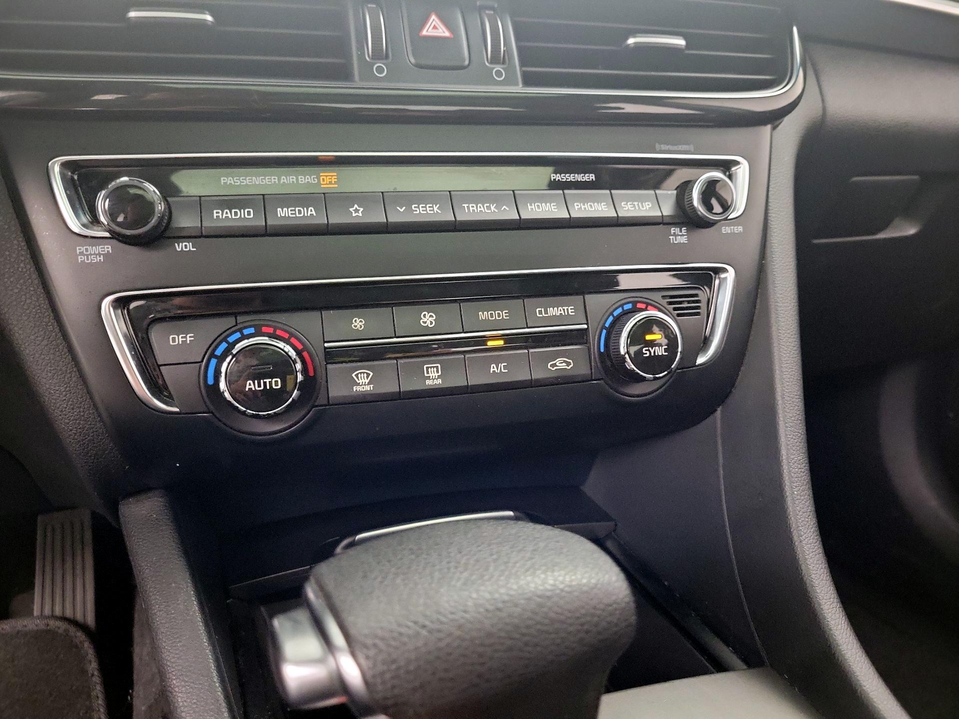 Thumbnail: 2019 Kia Optima - 16