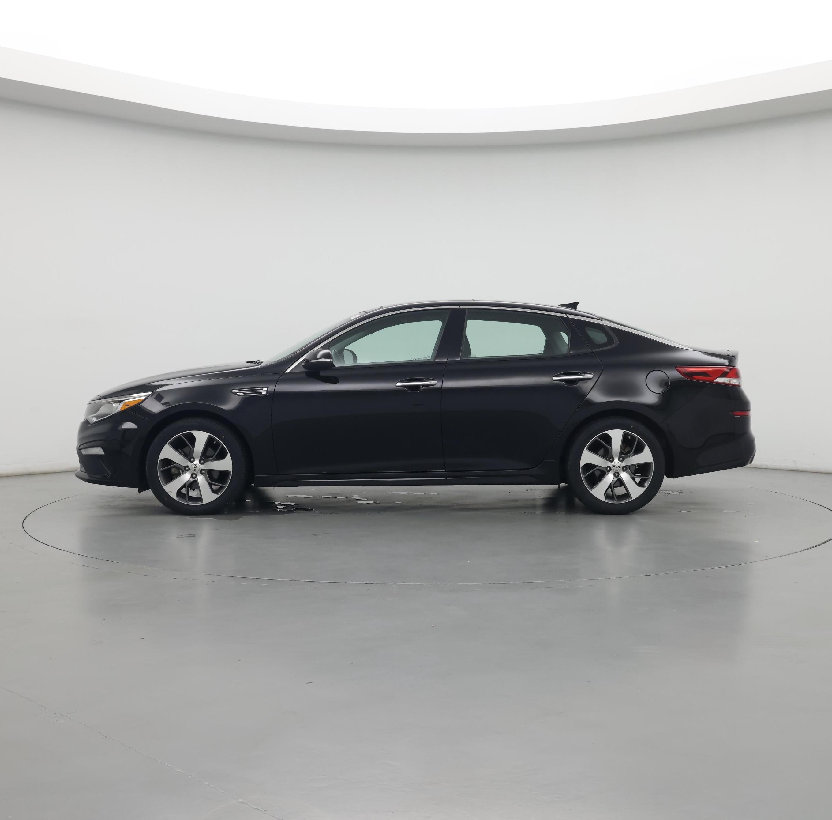 Thumbnail: 2019 Kia Optima - 3