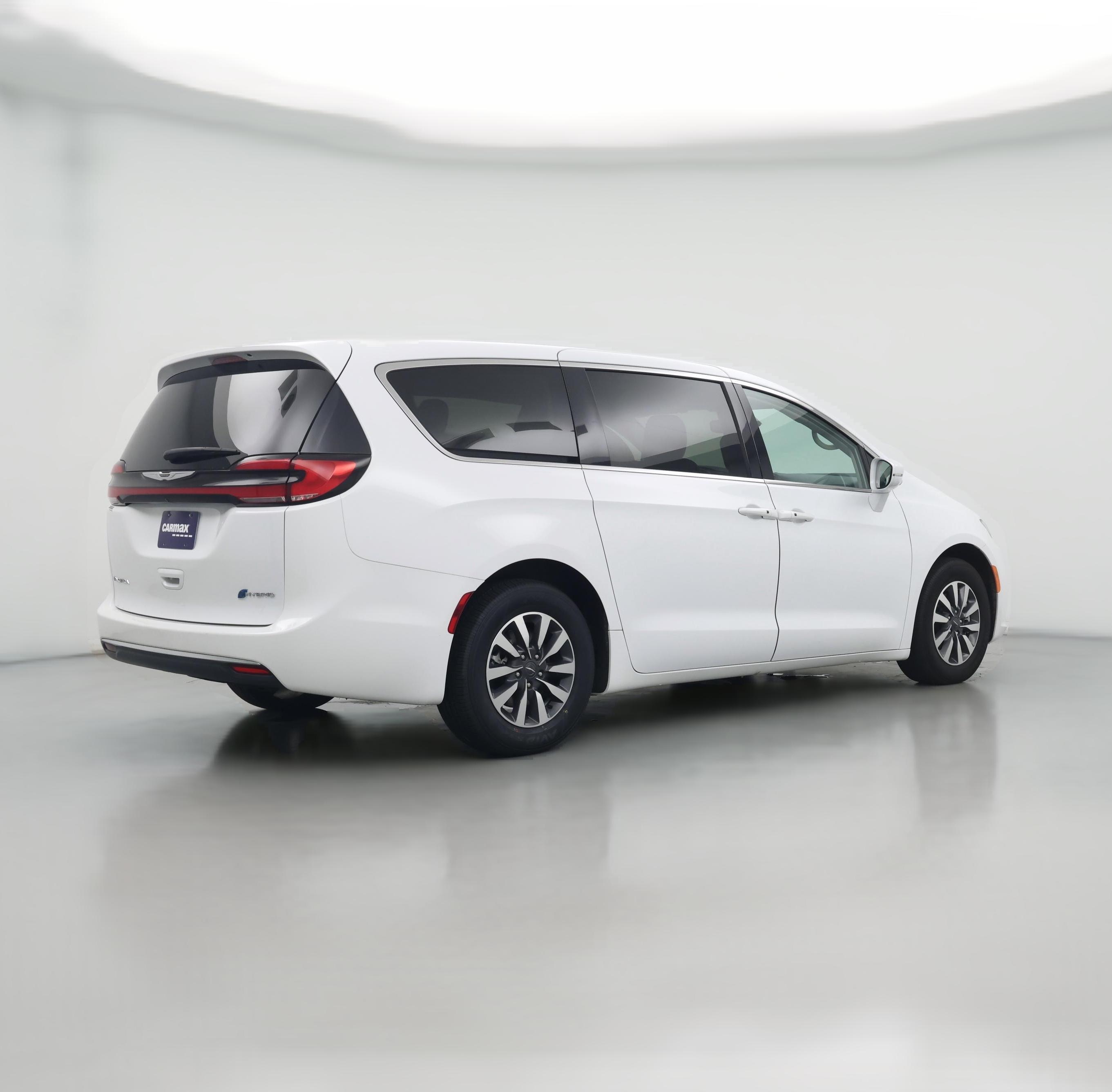 Thumbnail: 2022 Chrysler Pacifica - 1
