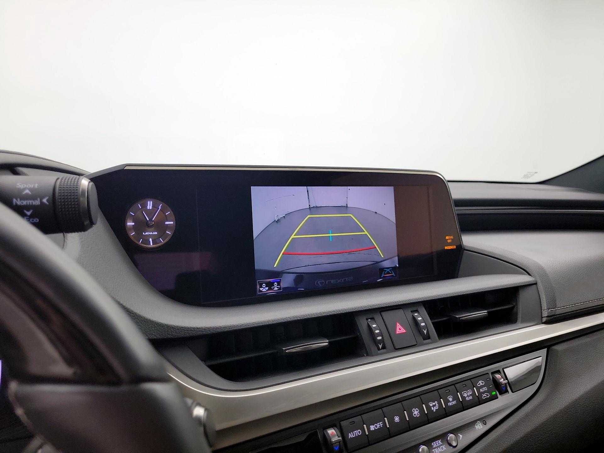 Thumbnail: 2019 Lexus ES - 14