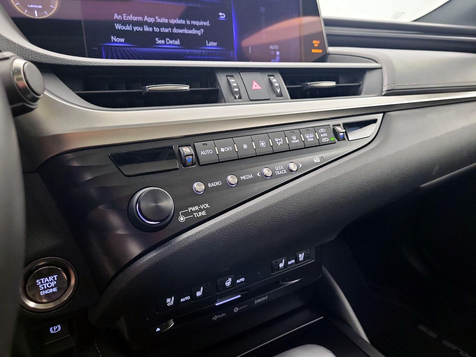 Thumbnail: 2019 Lexus ES - 16