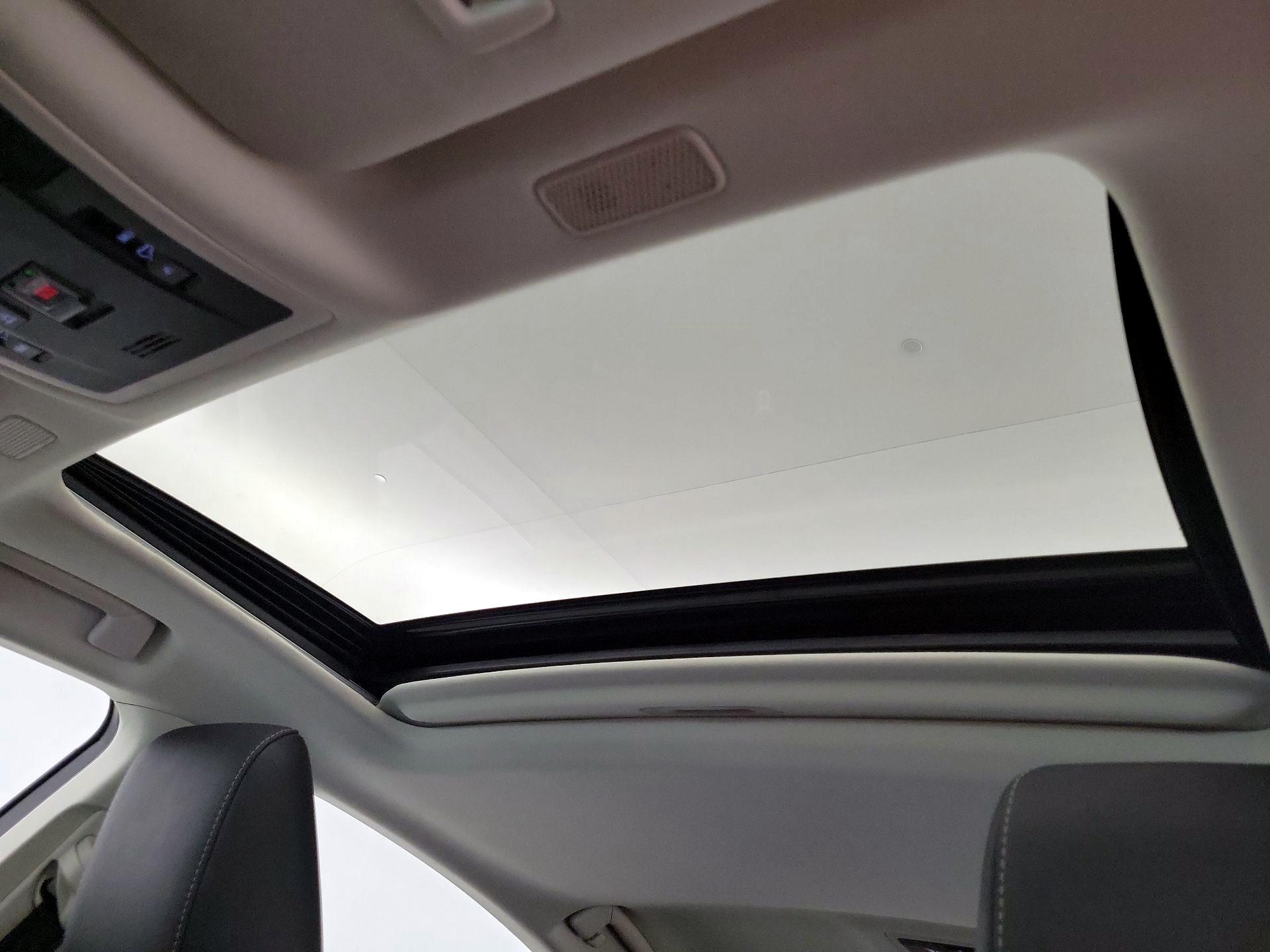 Thumbnail: 2019 Lexus ES - 19