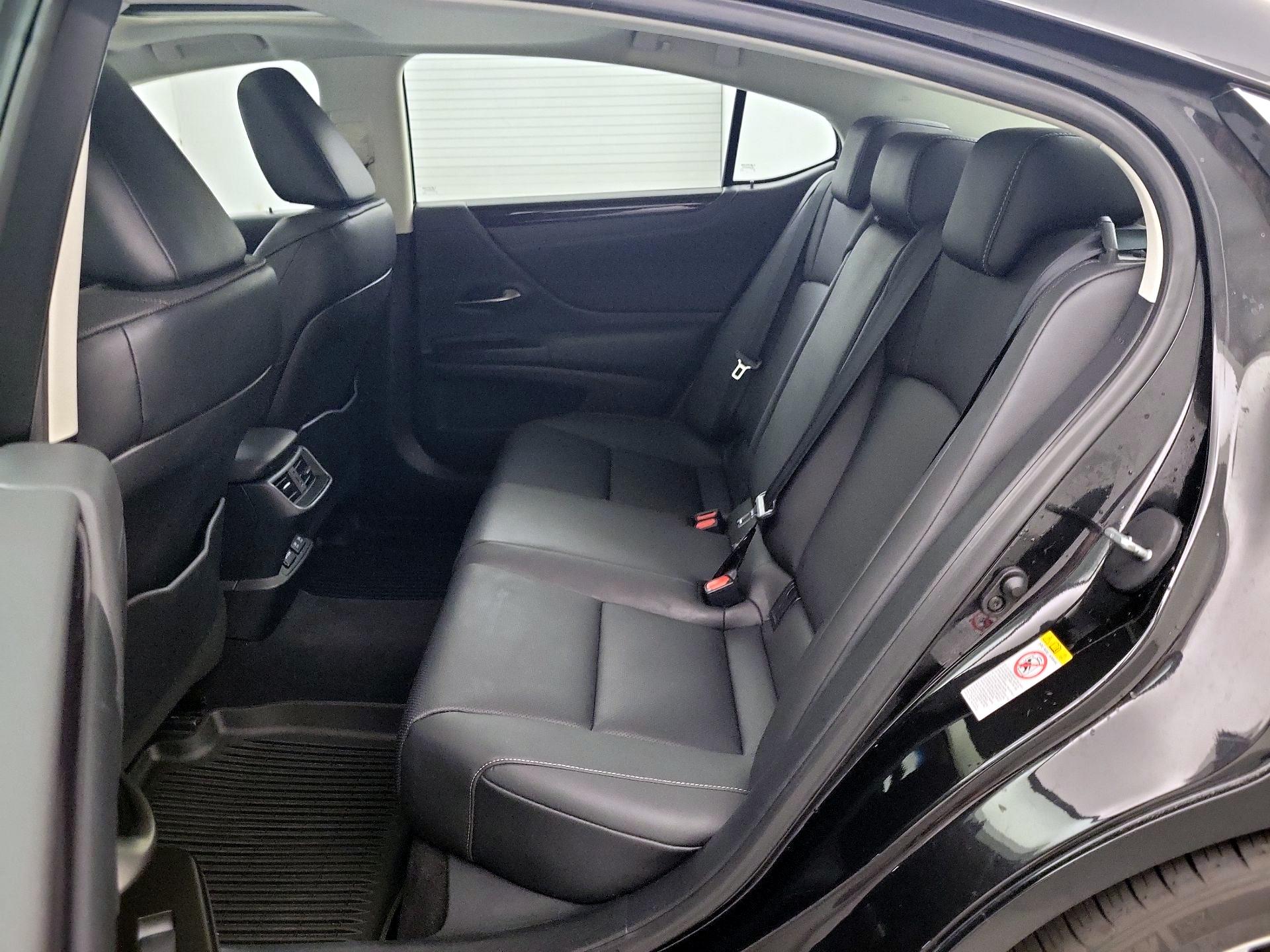 Thumbnail: 2019 Lexus ES - 20