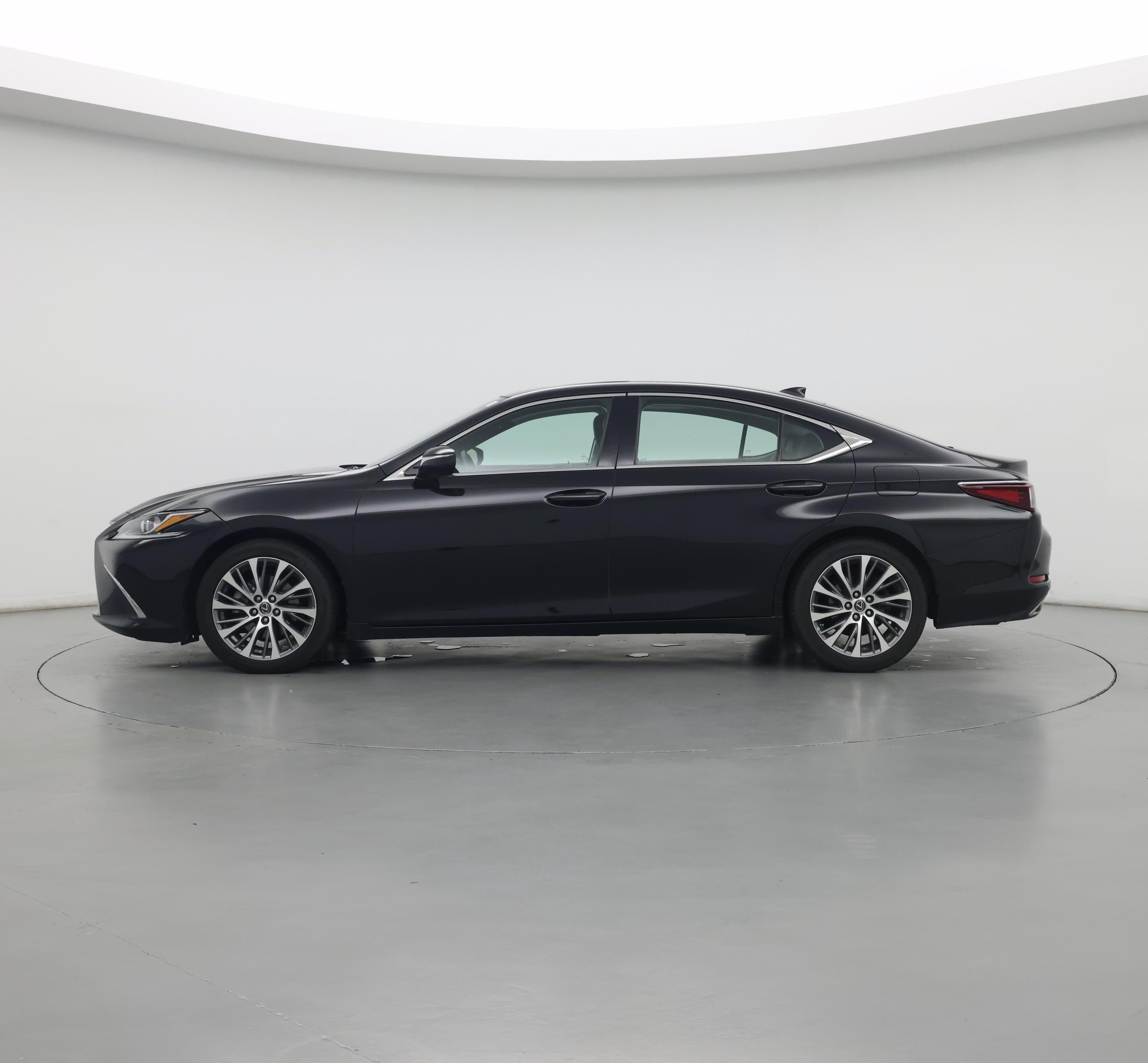 Thumbnail: 2019 Lexus ES - 3