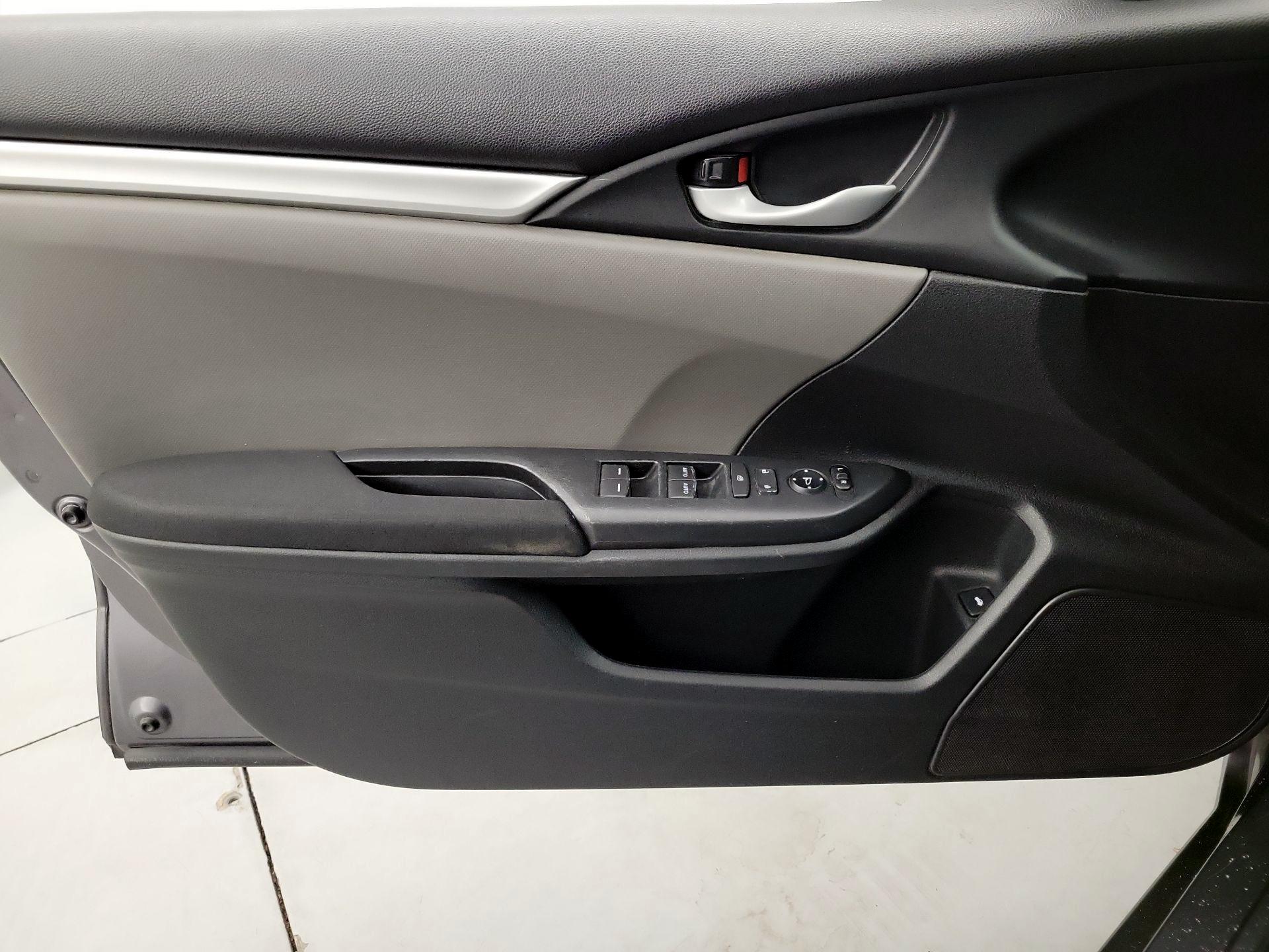 Thumbnail: 2017 Honda Civic - 12