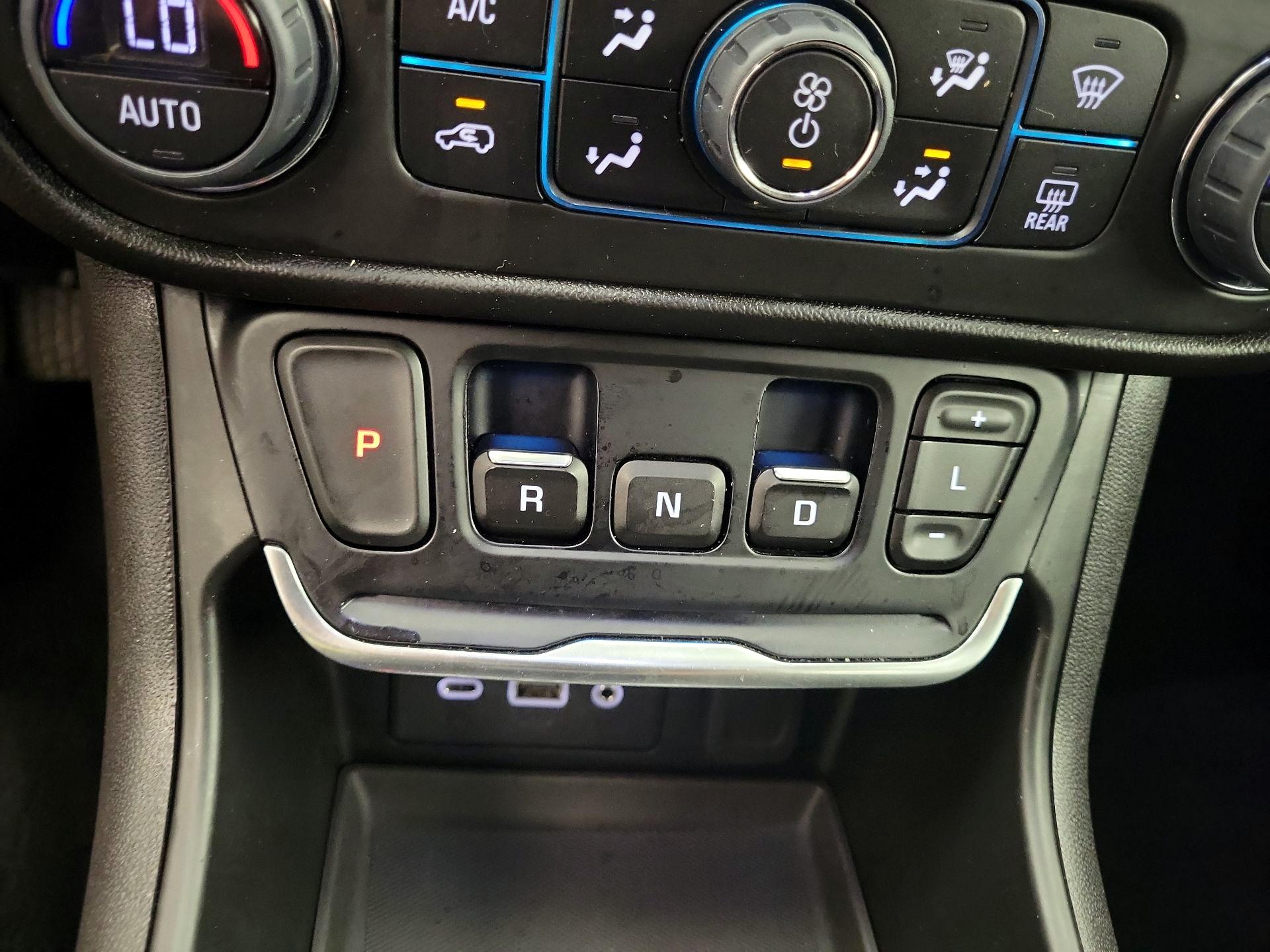 Thumbnail: 2019 GMC Terrain - 17