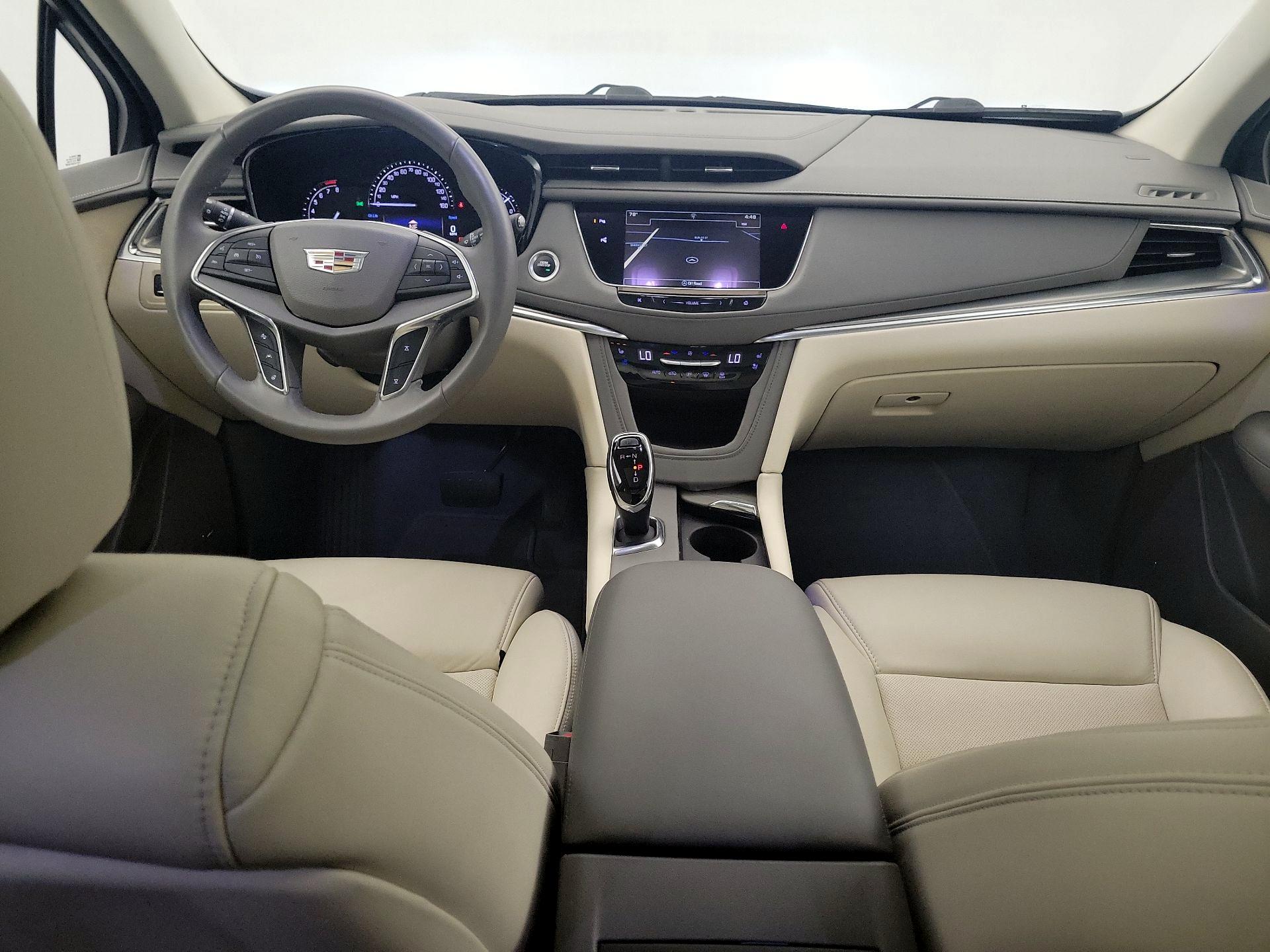 Thumbnail: 2017 Cadillac XT5 - 9