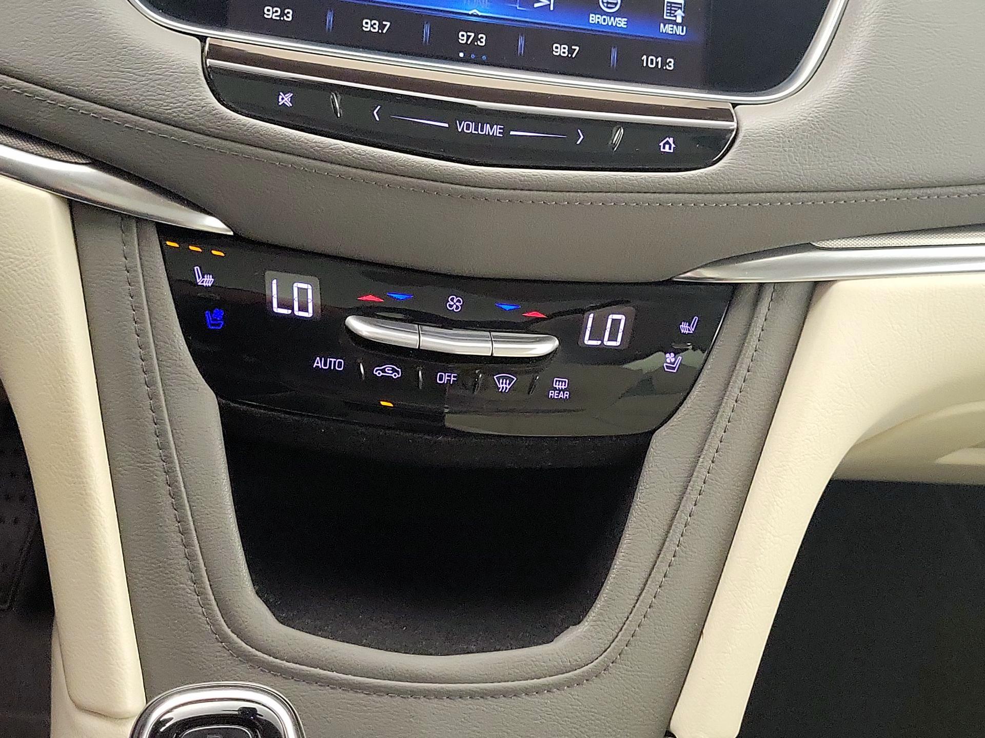 Thumbnail: 2017 Cadillac XT5 - 17