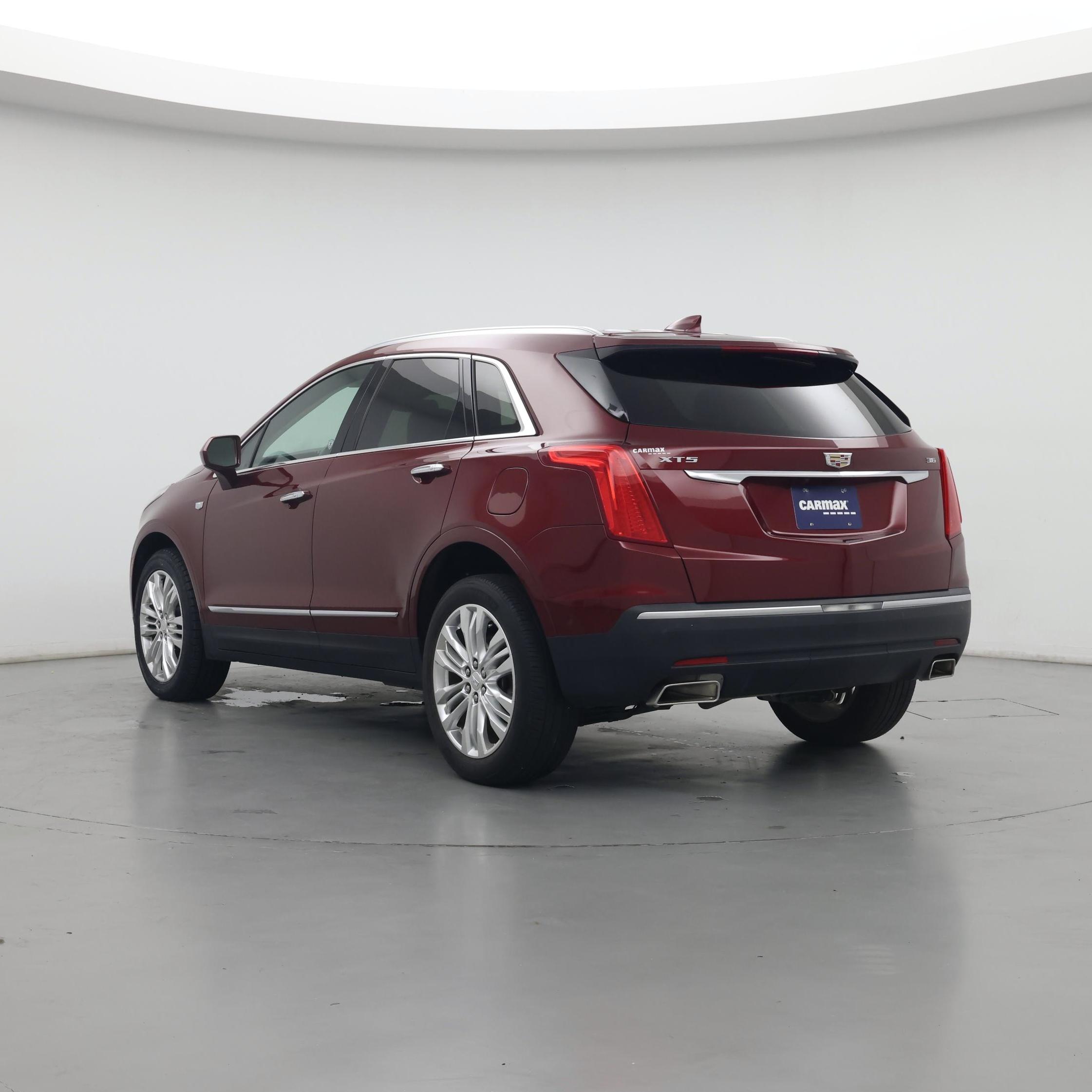 Thumbnail: 2017 Cadillac XT5 - 2