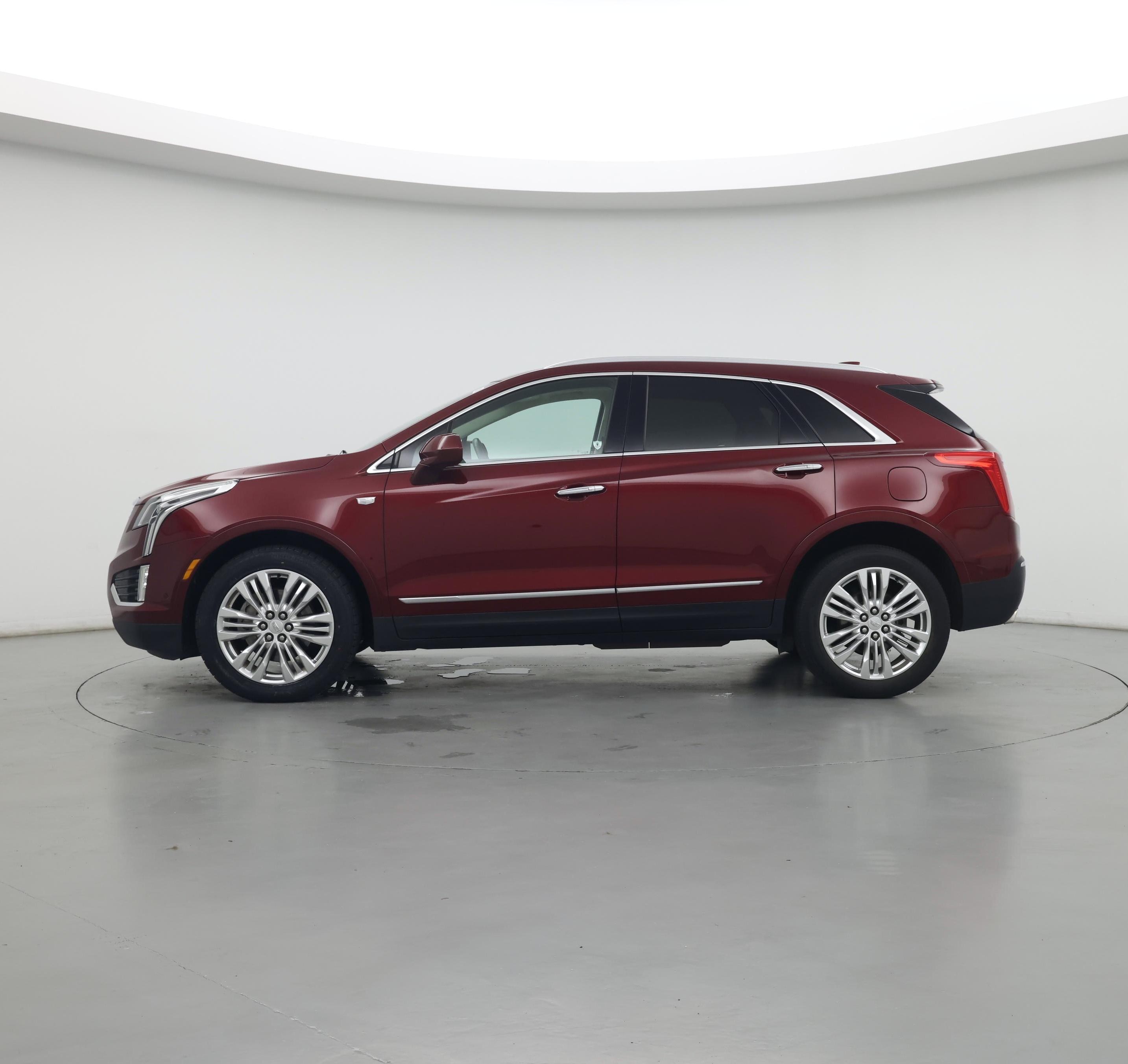 Thumbnail: 2017 Cadillac XT5 - 3