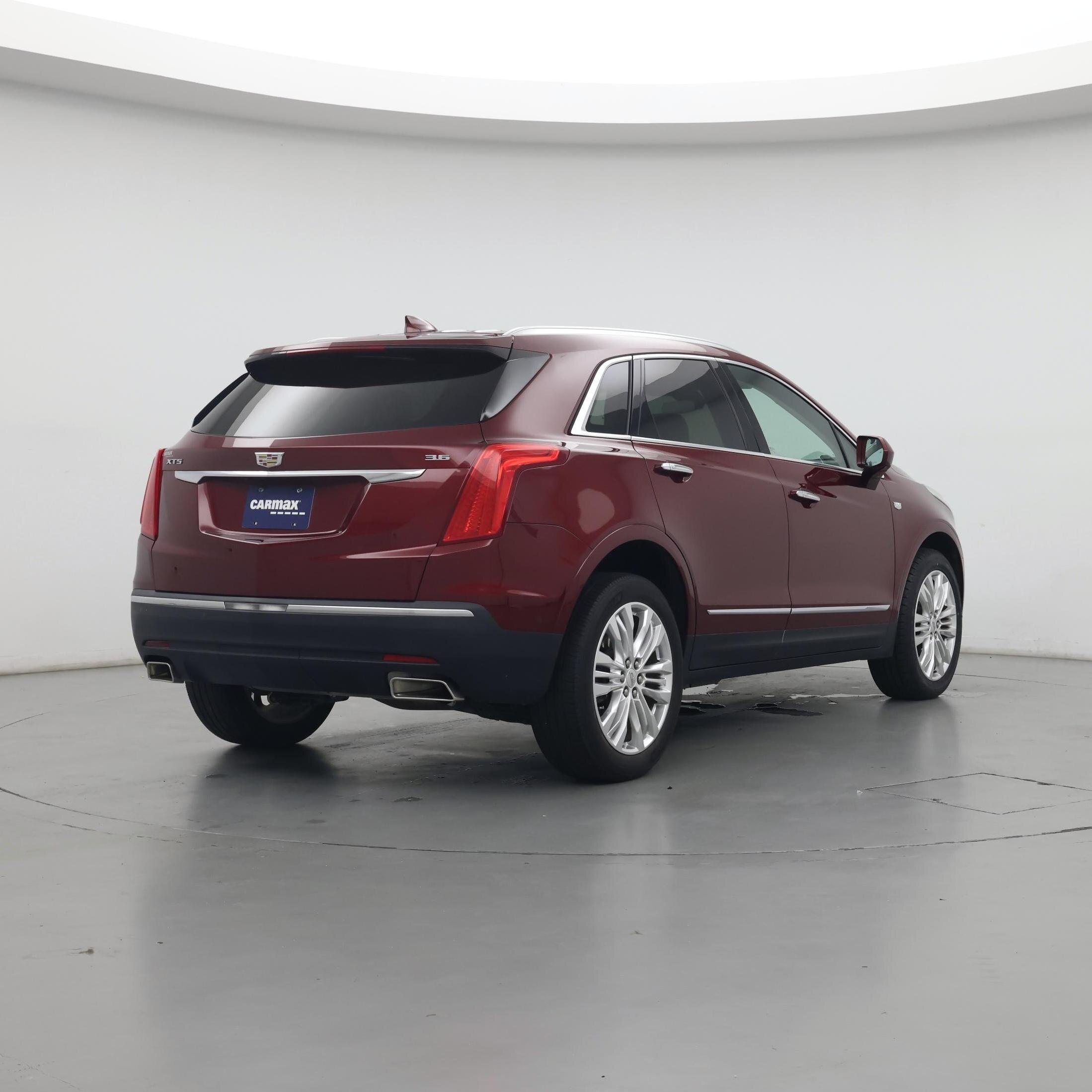 Thumbnail: 2017 Cadillac XT5 - 8