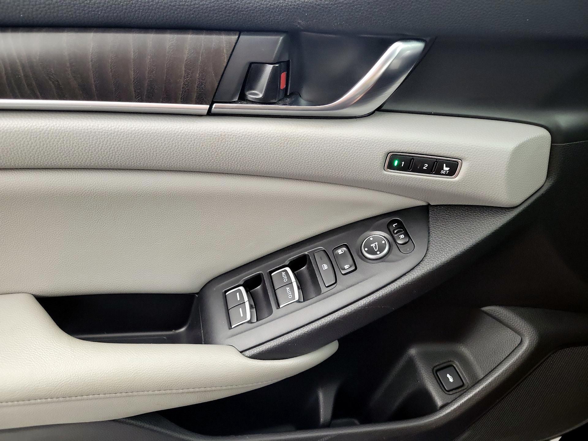 Thumbnail: 2019 Honda Accord - 12