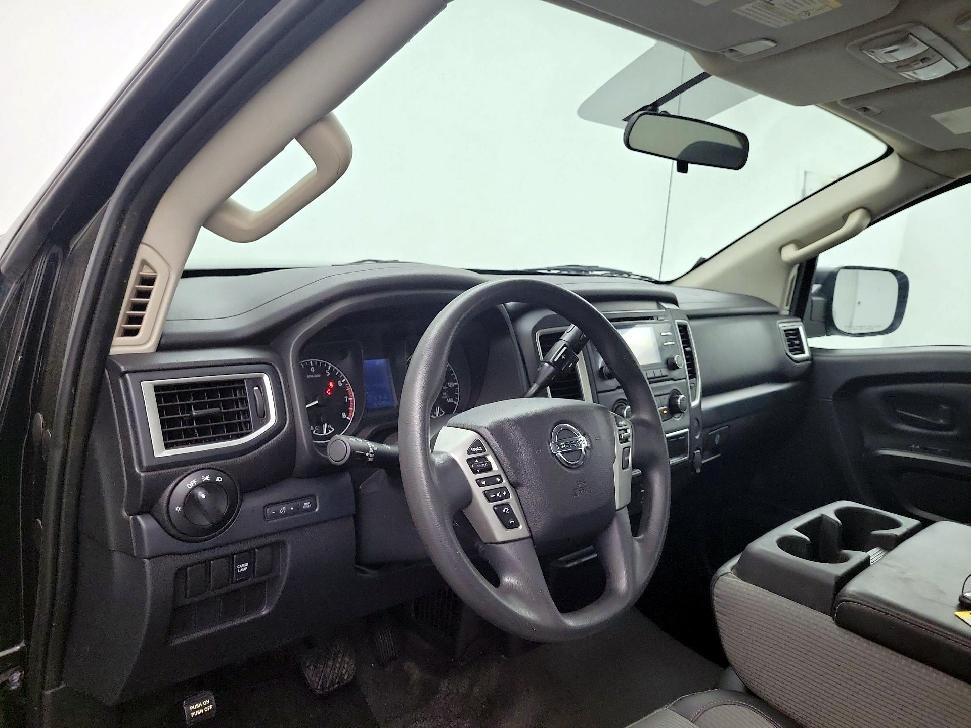 Thumbnail: 2017 Nissan Titan - 9