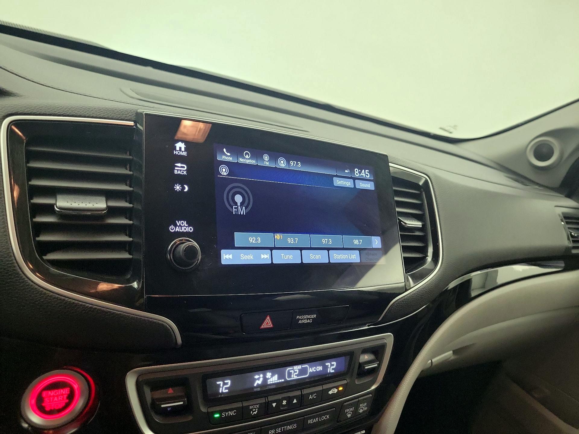 Thumbnail: 2019 Honda Pilot - 16