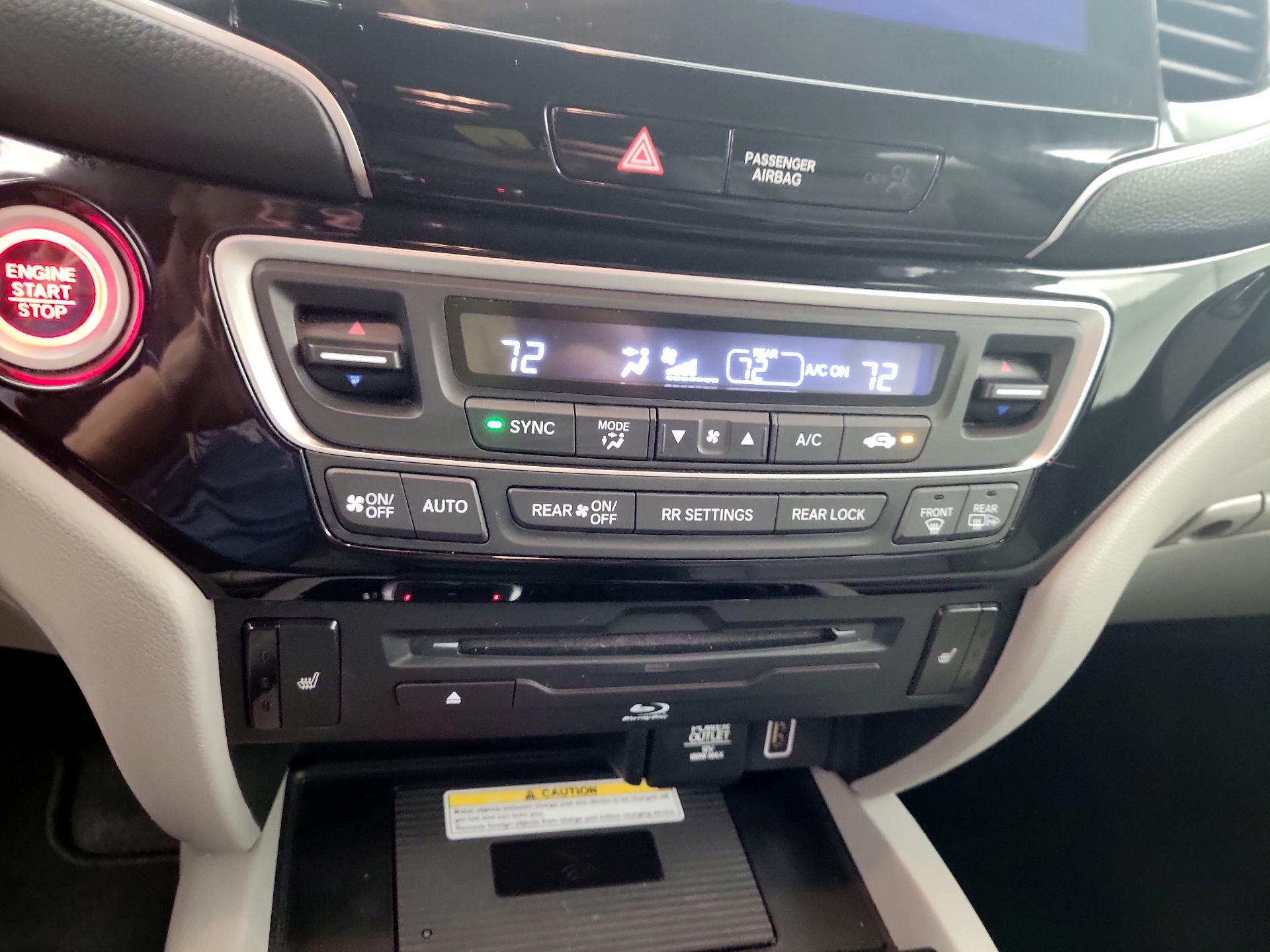 Thumbnail: 2019 Honda Pilot - 17
