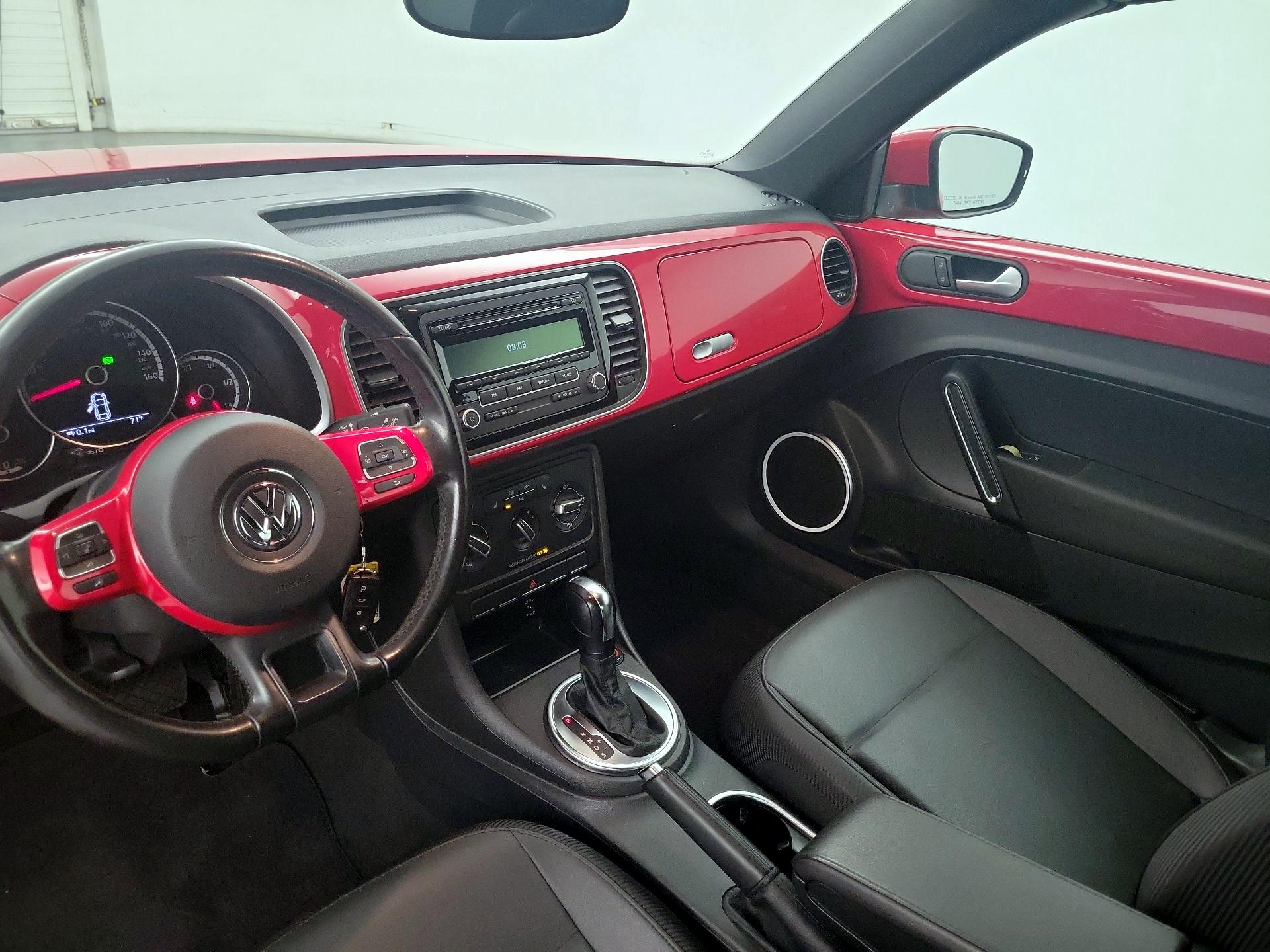 Thumbnail: 2014 Volkswagen Beetle - 9