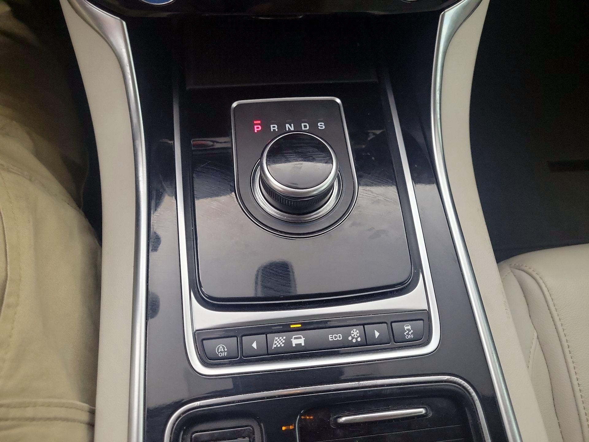Thumbnail: 2018 Jaguar XE - 18
