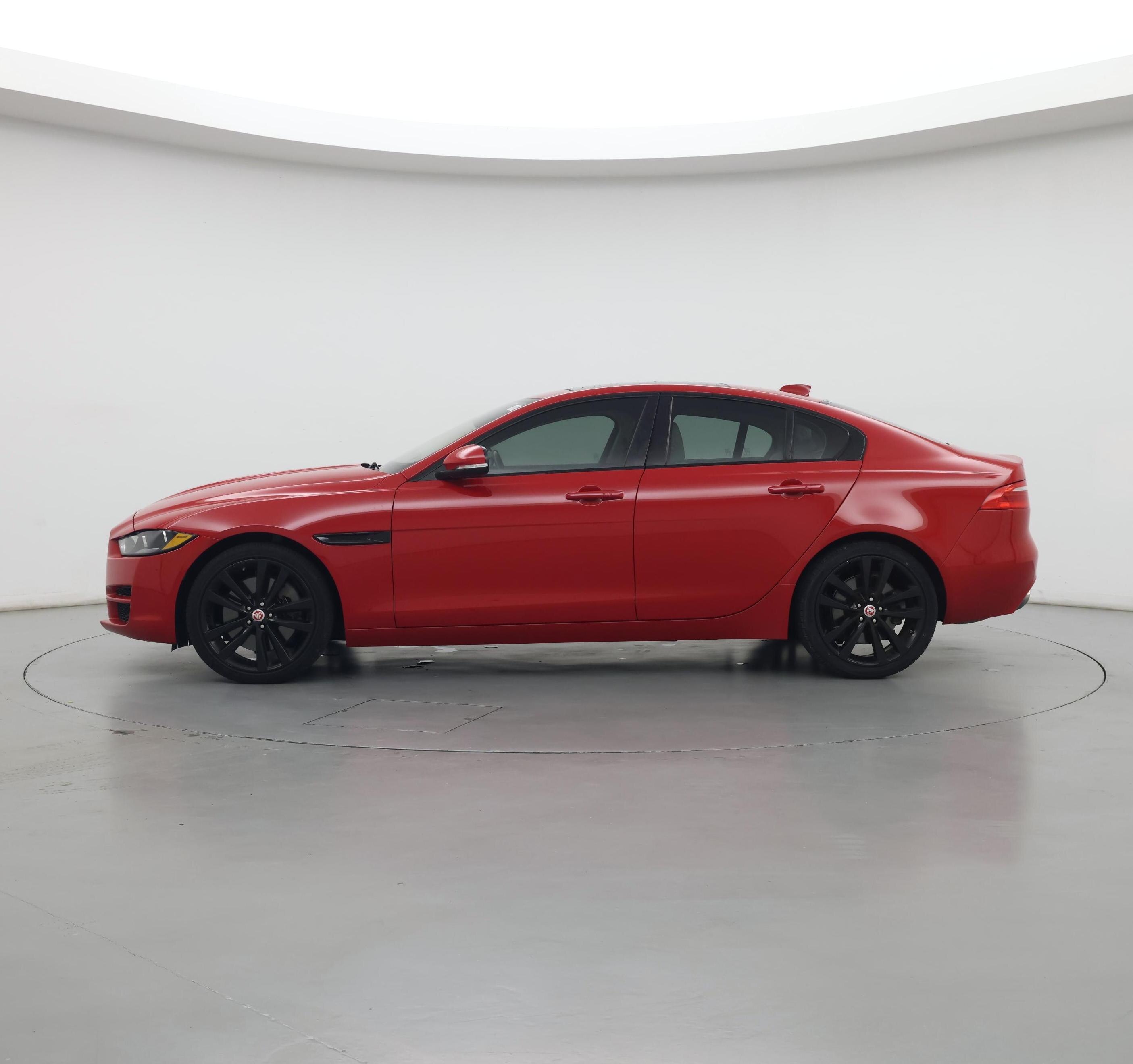 Thumbnail: 2018 Jaguar XE - 3