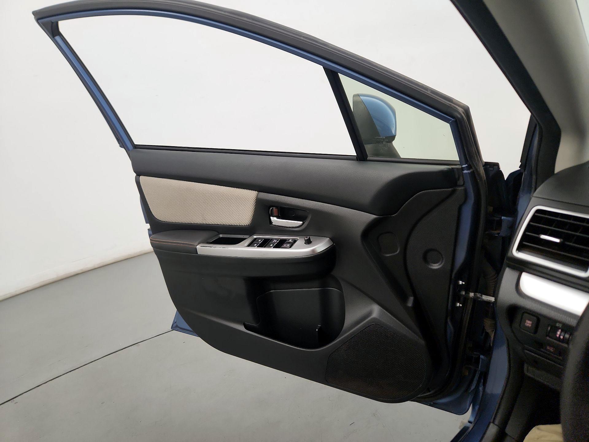 Thumbnail: 2017 Subaru Crosstrek - 12