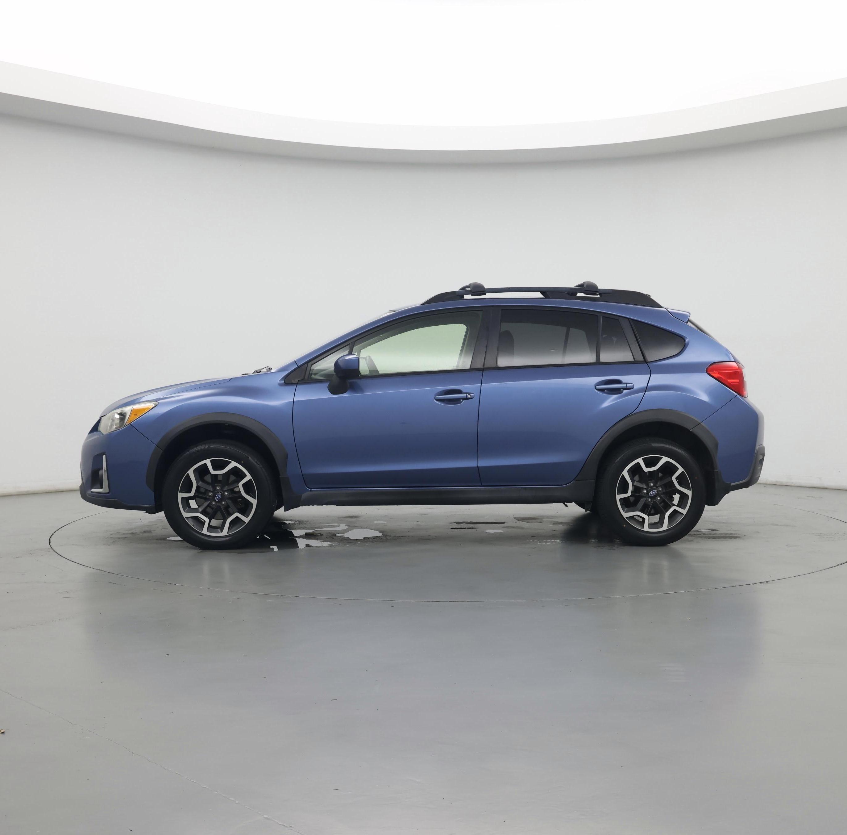 Thumbnail: 2017 Subaru Crosstrek - 3