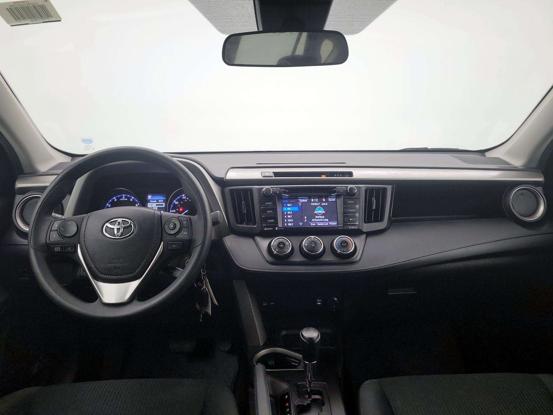 Thumbnail: 2018 Toyota RAV4 - 9