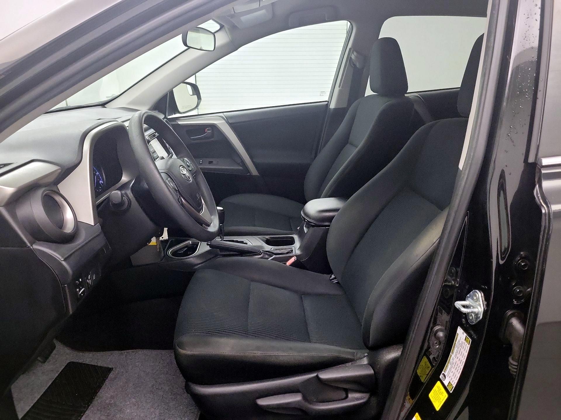 Thumbnail: 2018 Toyota RAV4 - 11
