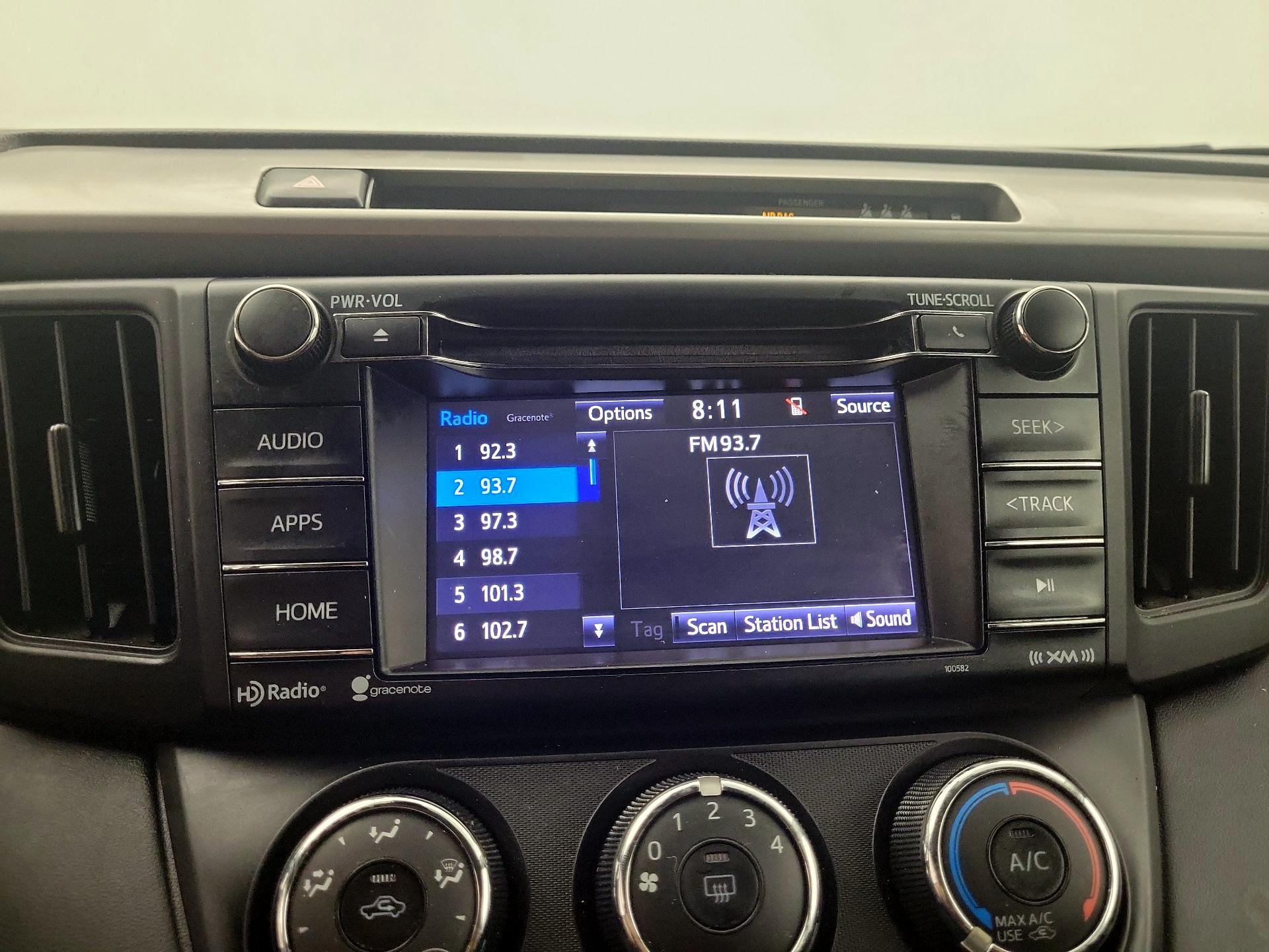 Thumbnail: 2018 Toyota RAV4 - 15