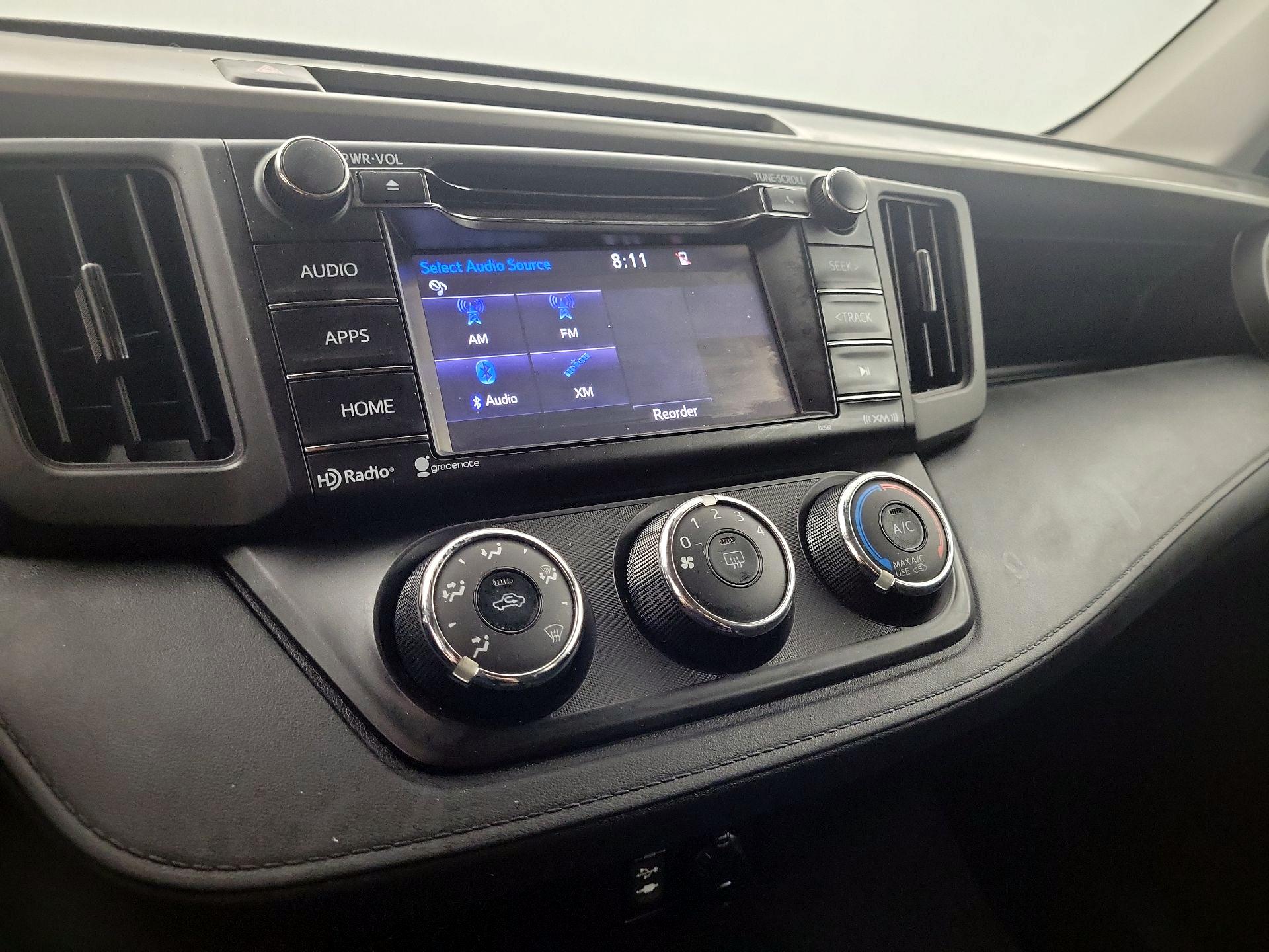Thumbnail: 2018 Toyota RAV4 - 16