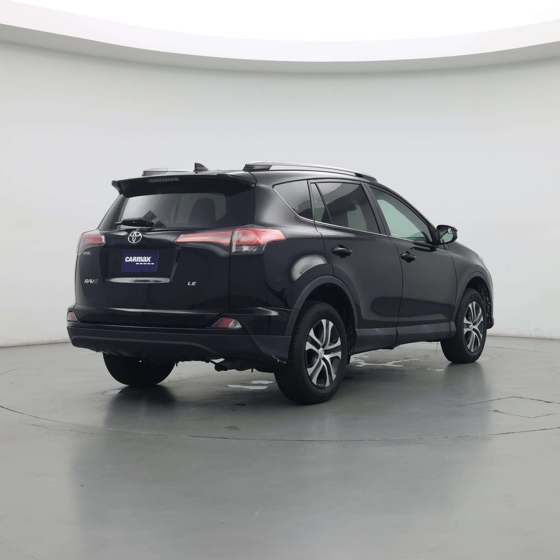 Thumbnail: 2018 Toyota RAV4 - 8