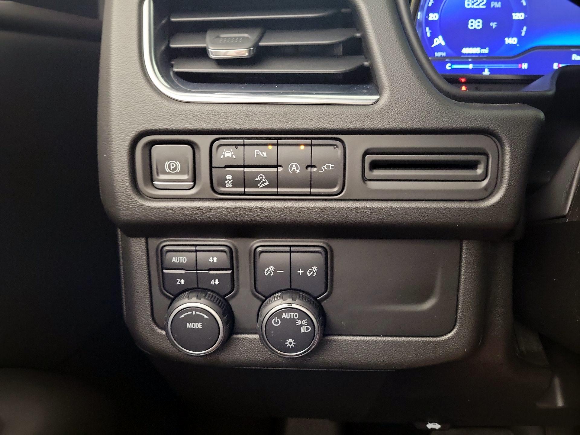 Thumbnail: 2022 Chevrolet Tahoe - 11