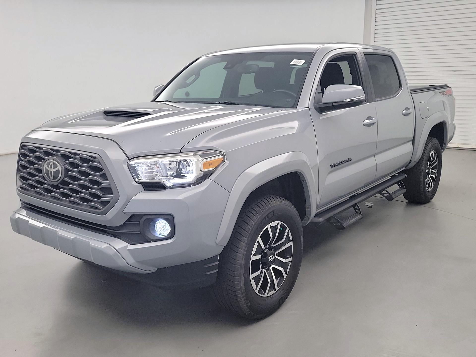 Thumbnail: 2020 Toyota Tacoma - 3