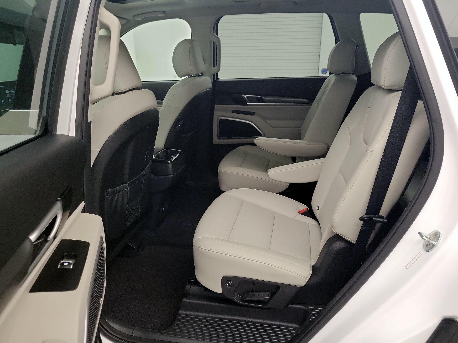 Thumbnail: 2021 Kia Telluride - 20