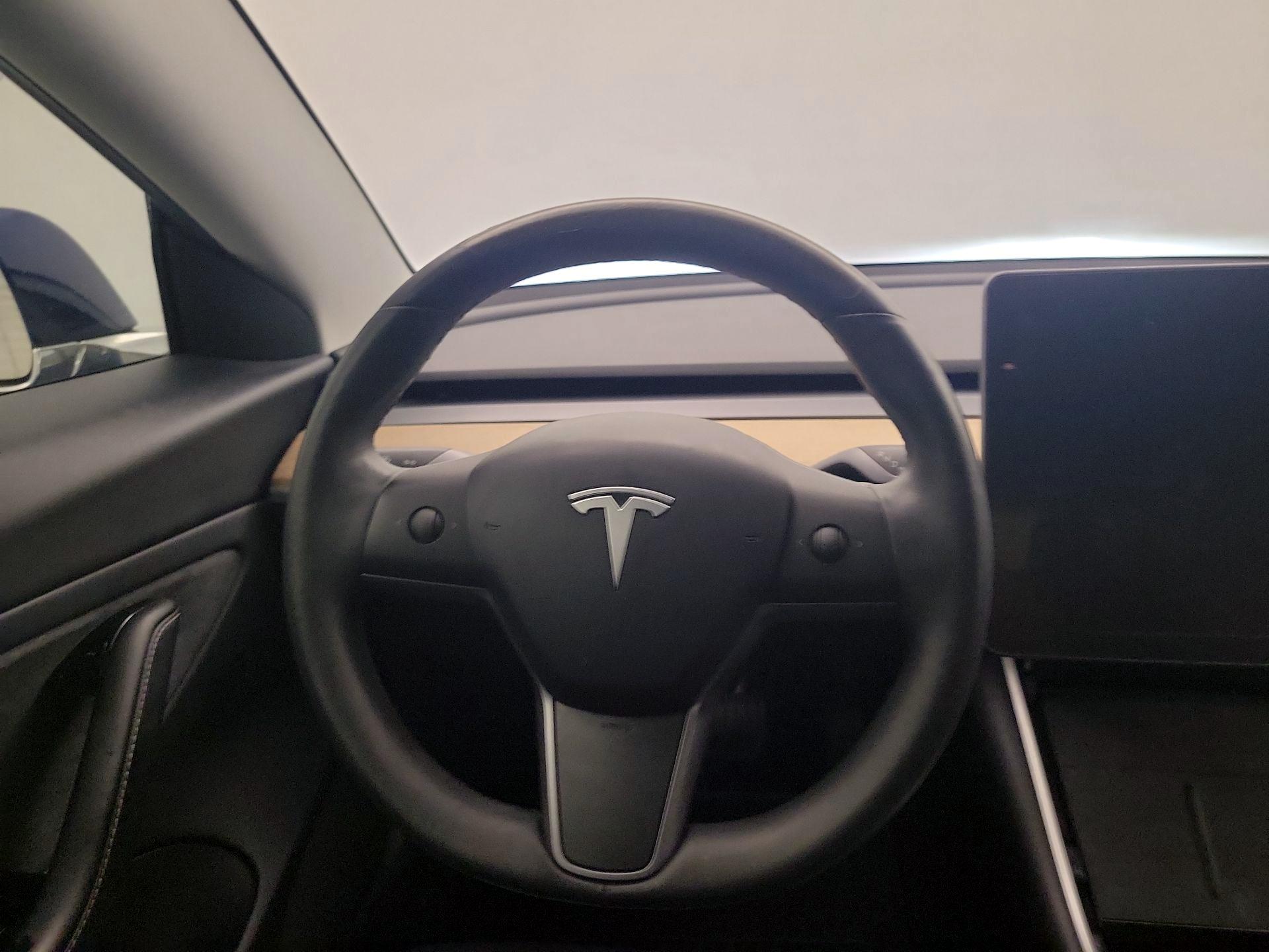 Thumbnail: 2020 Tesla Model 3 - 10