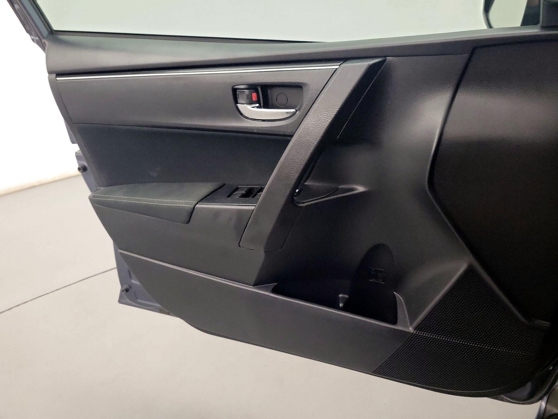 Thumbnail: 2017 Toyota Corolla - 12