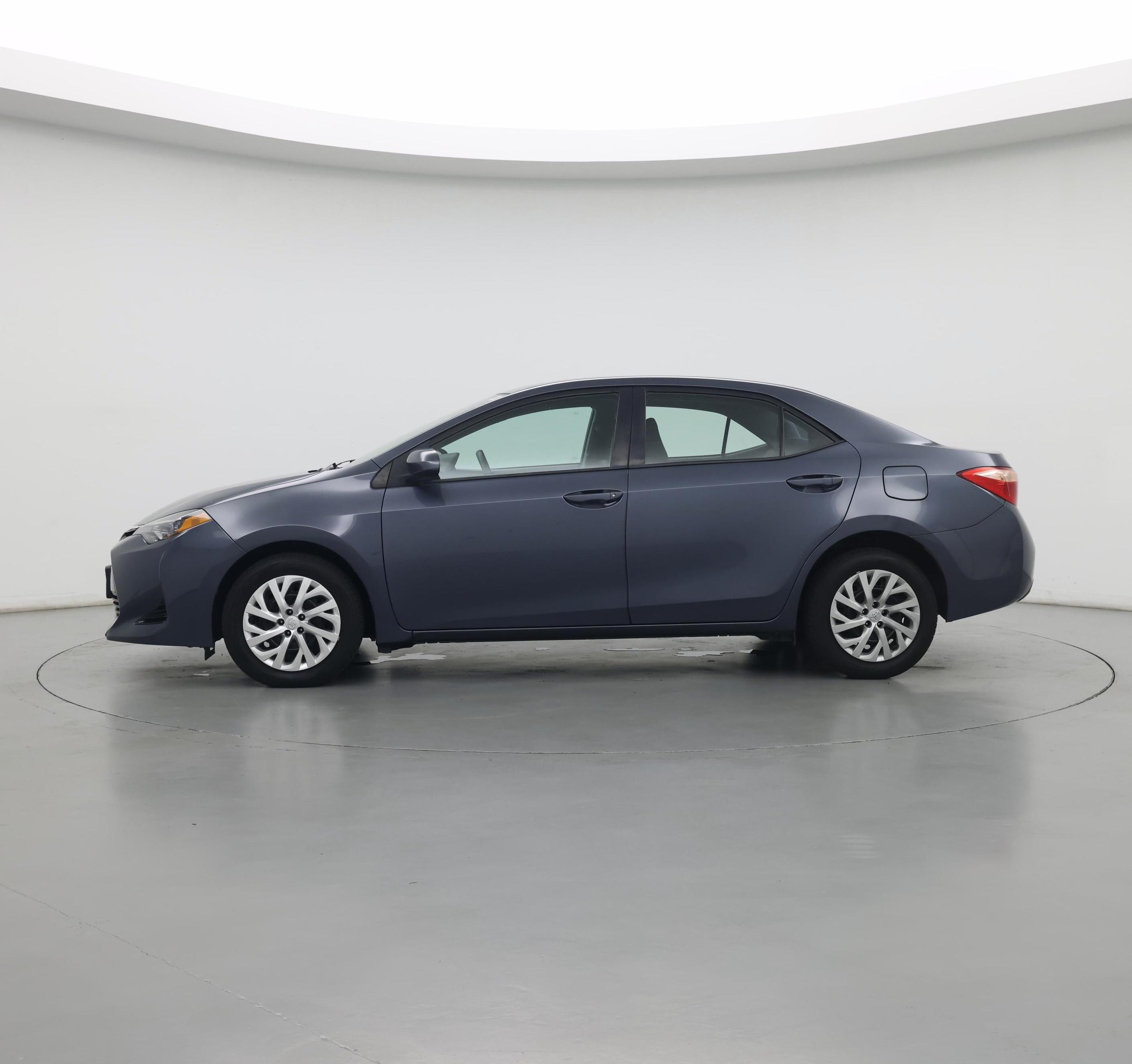 Thumbnail: 2017 Toyota Corolla - 3