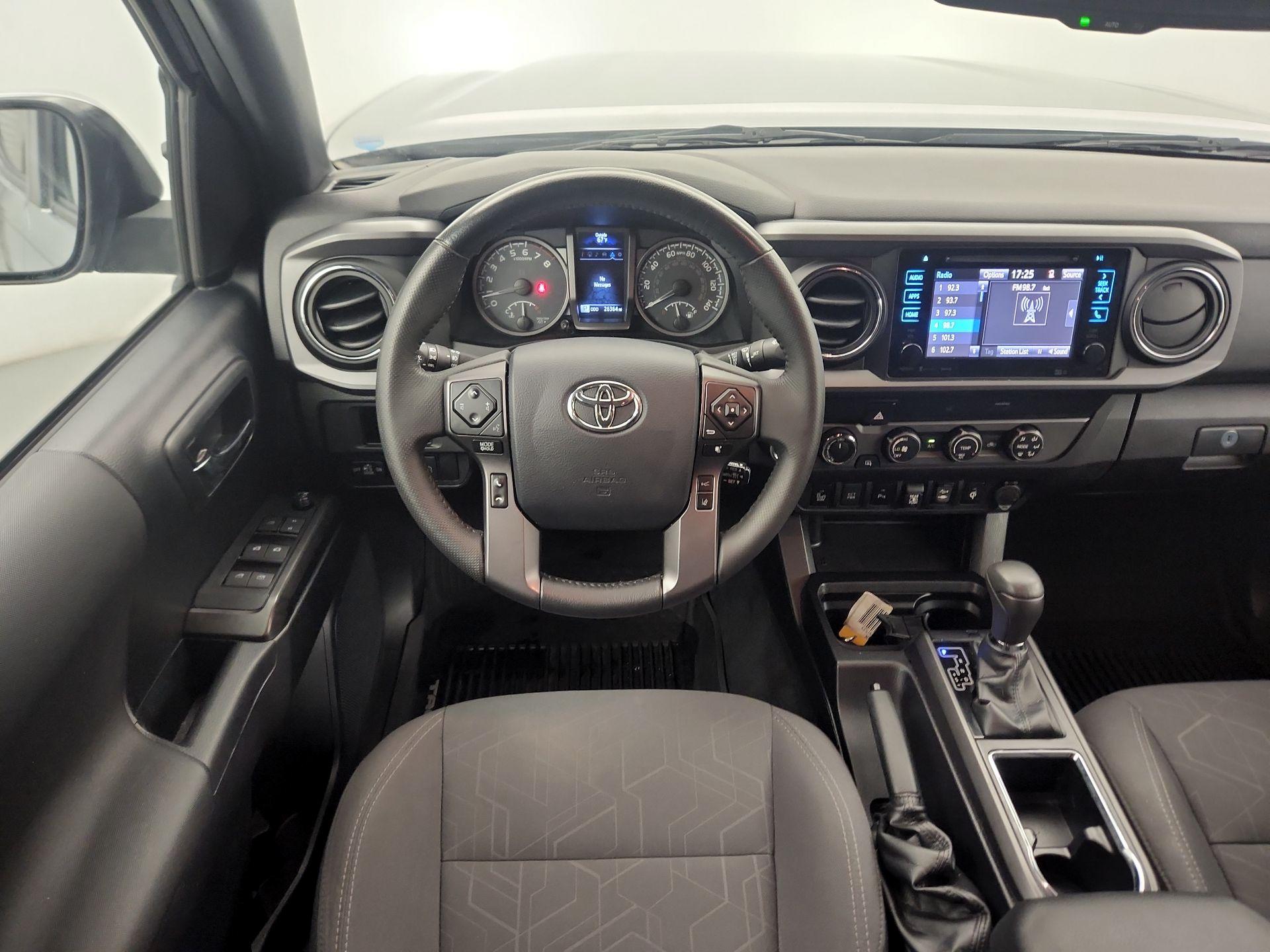 Thumbnail: 2019 Toyota Tacoma - 10