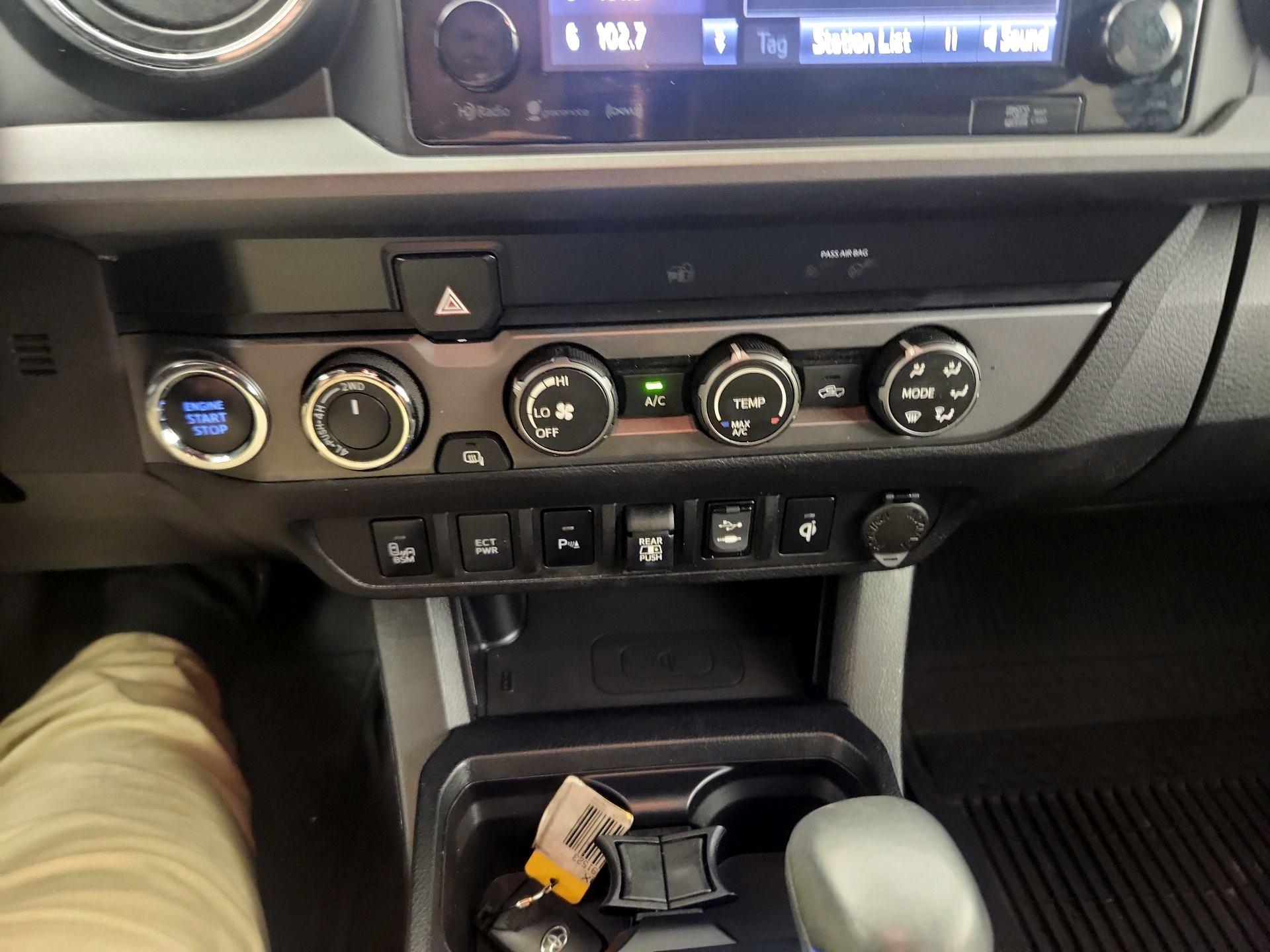 Thumbnail: 2019 Toyota Tacoma - 16