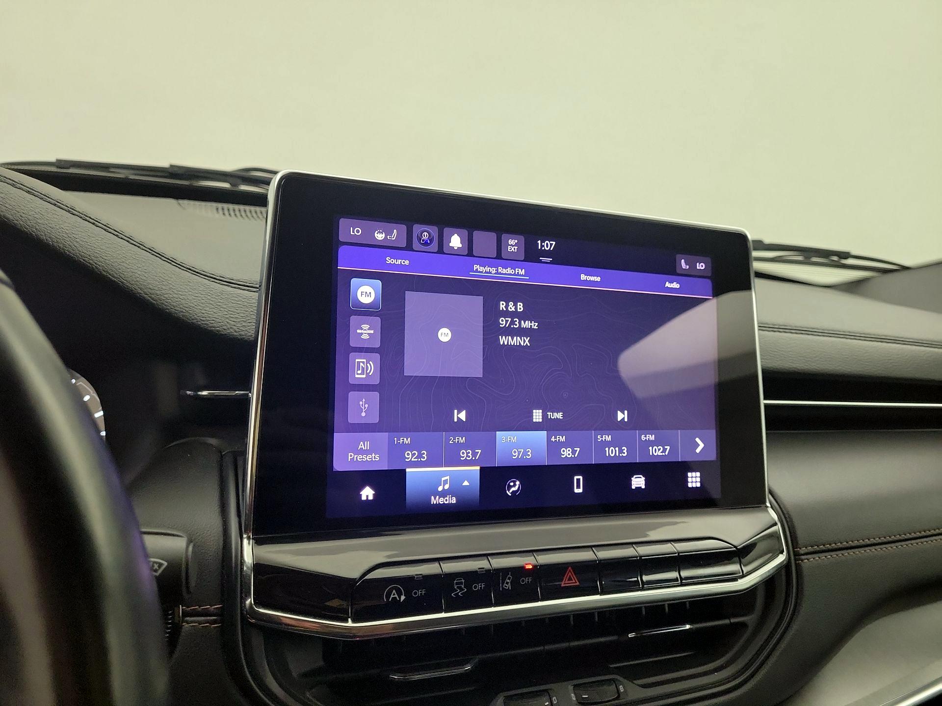 Thumbnail: 2022 Jeep Compass - 15