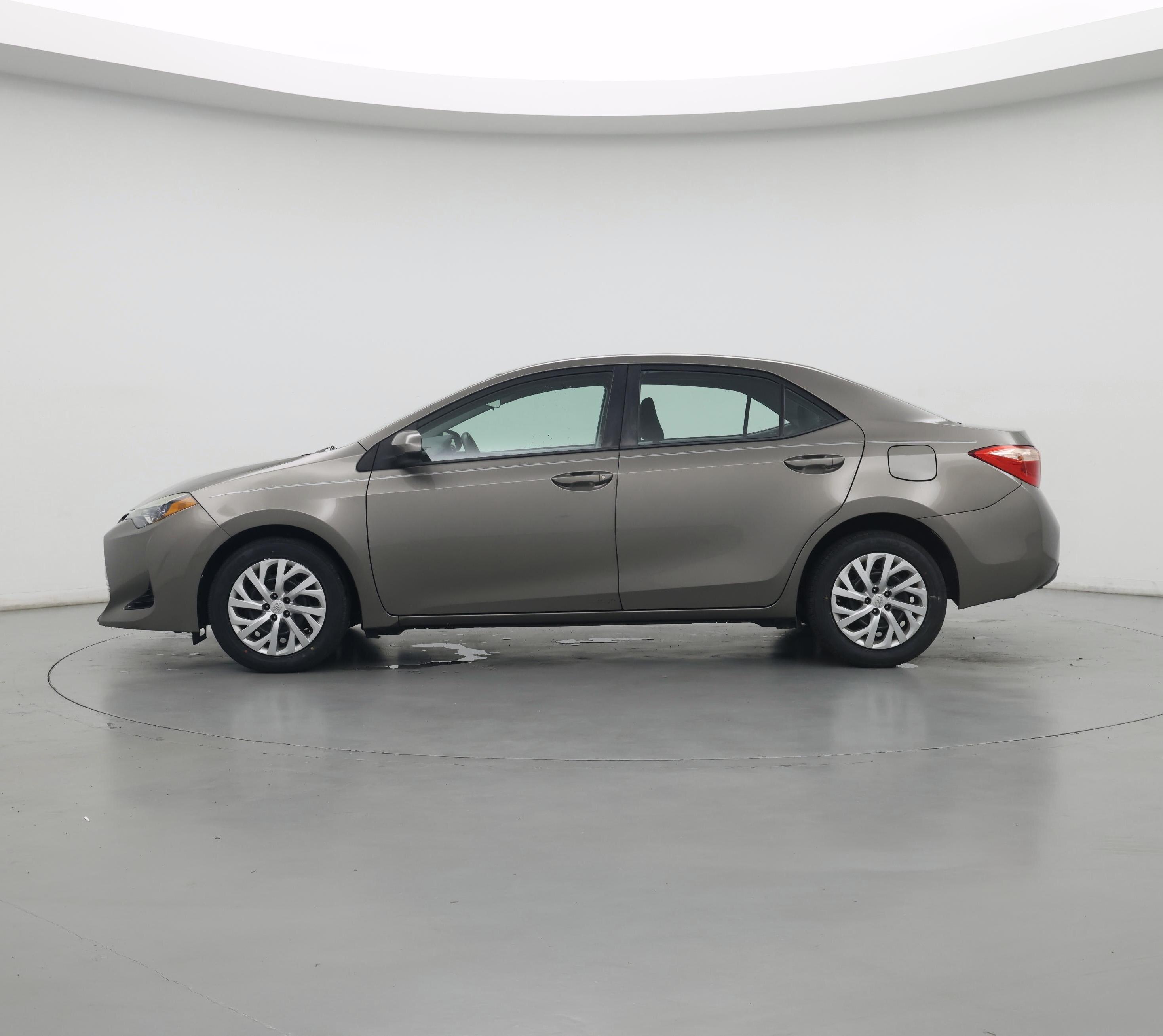 Thumbnail: 2018 Toyota Corolla - 3