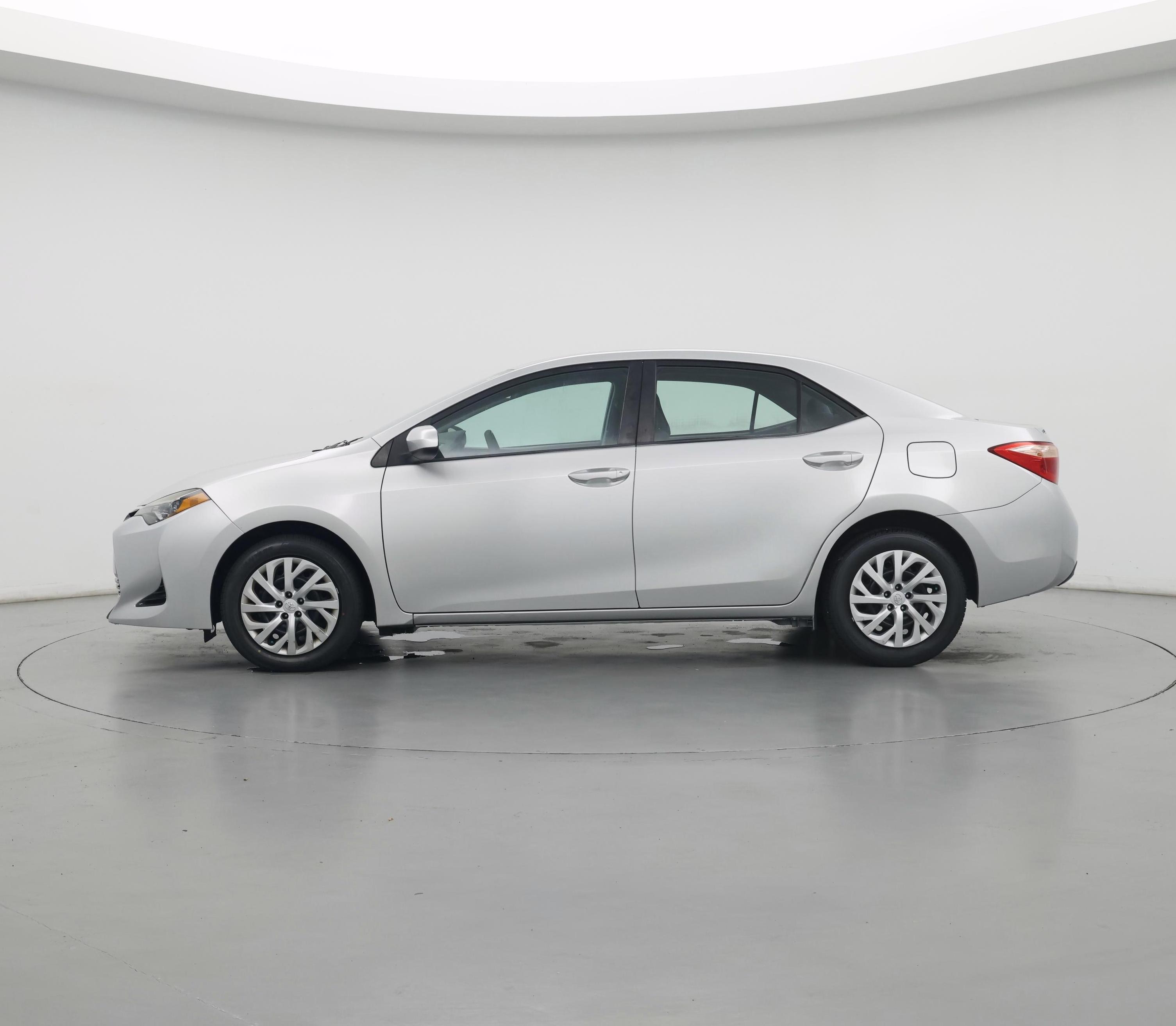 Thumbnail: 2018 Toyota Corolla - 3