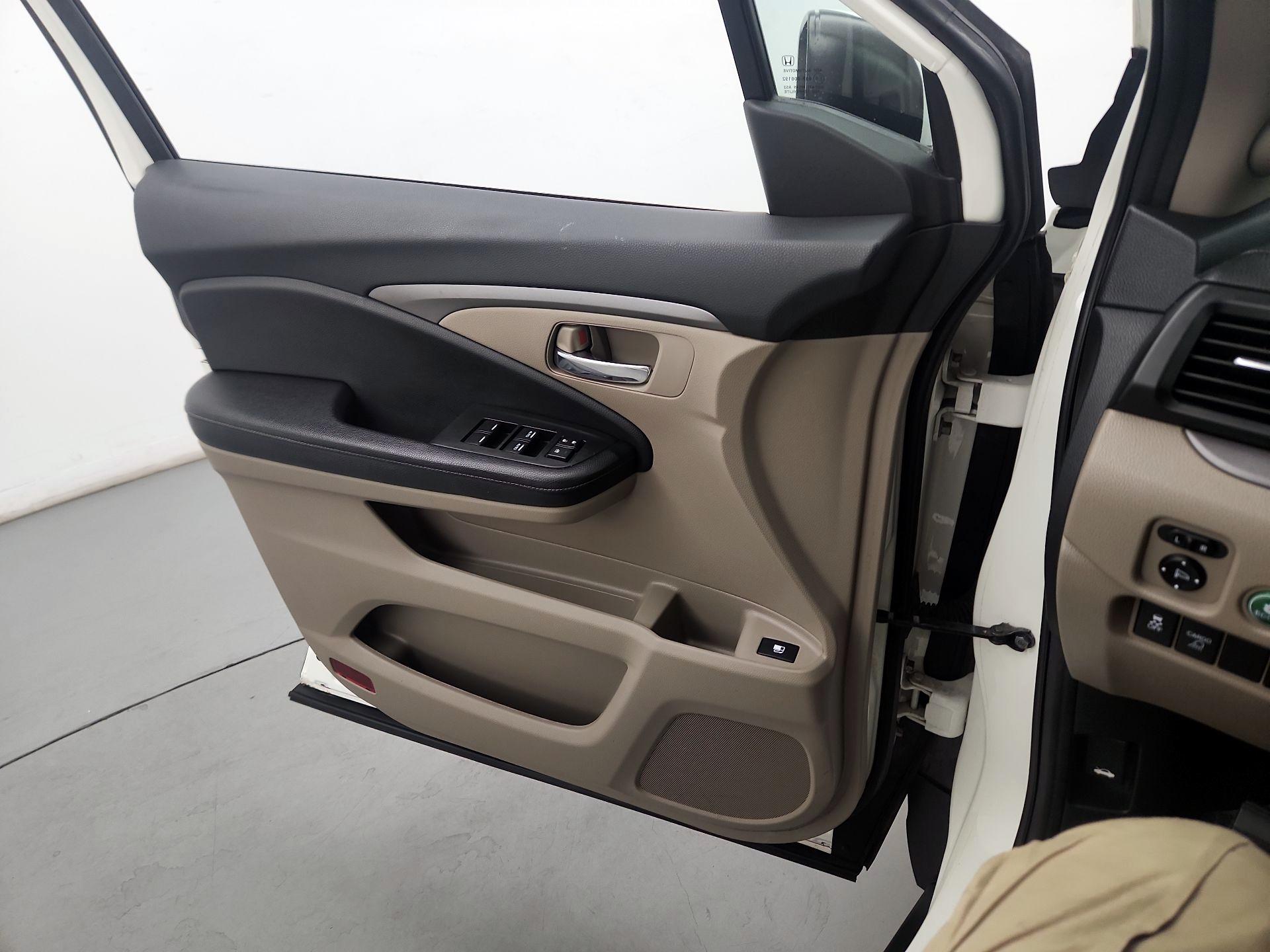 Thumbnail: 2019 Honda Ridgeline - 12