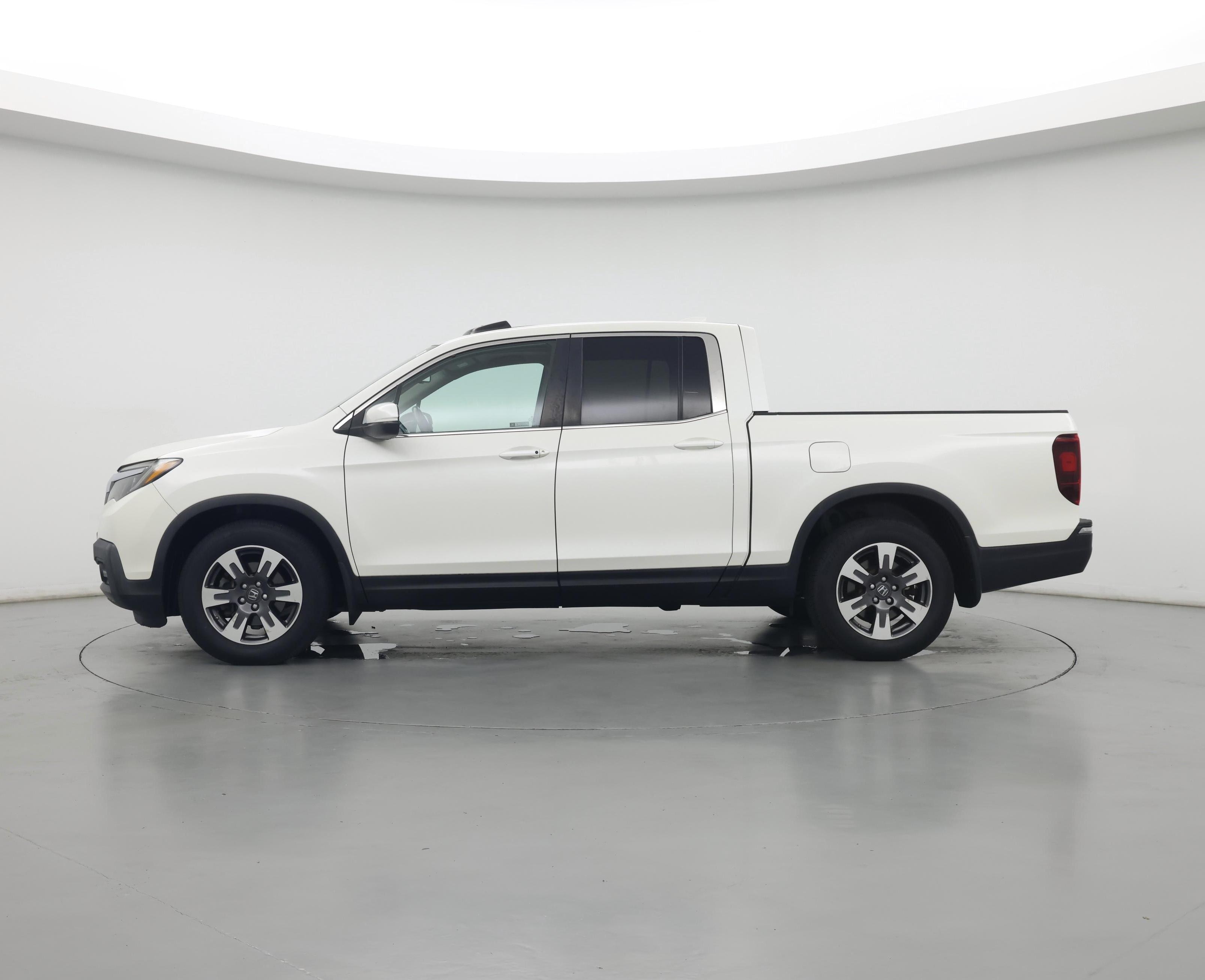 Thumbnail: 2019 Honda Ridgeline - 3