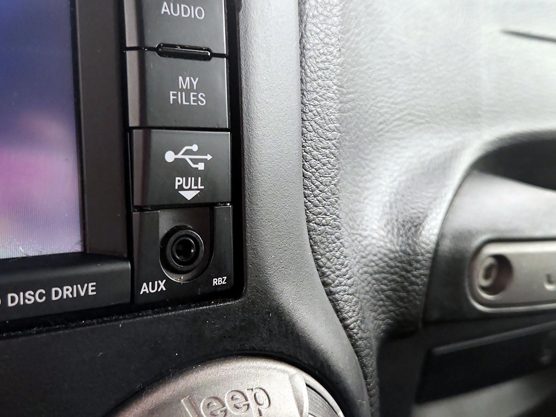Thumbnail: 2017 Jeep Wrangler - 16