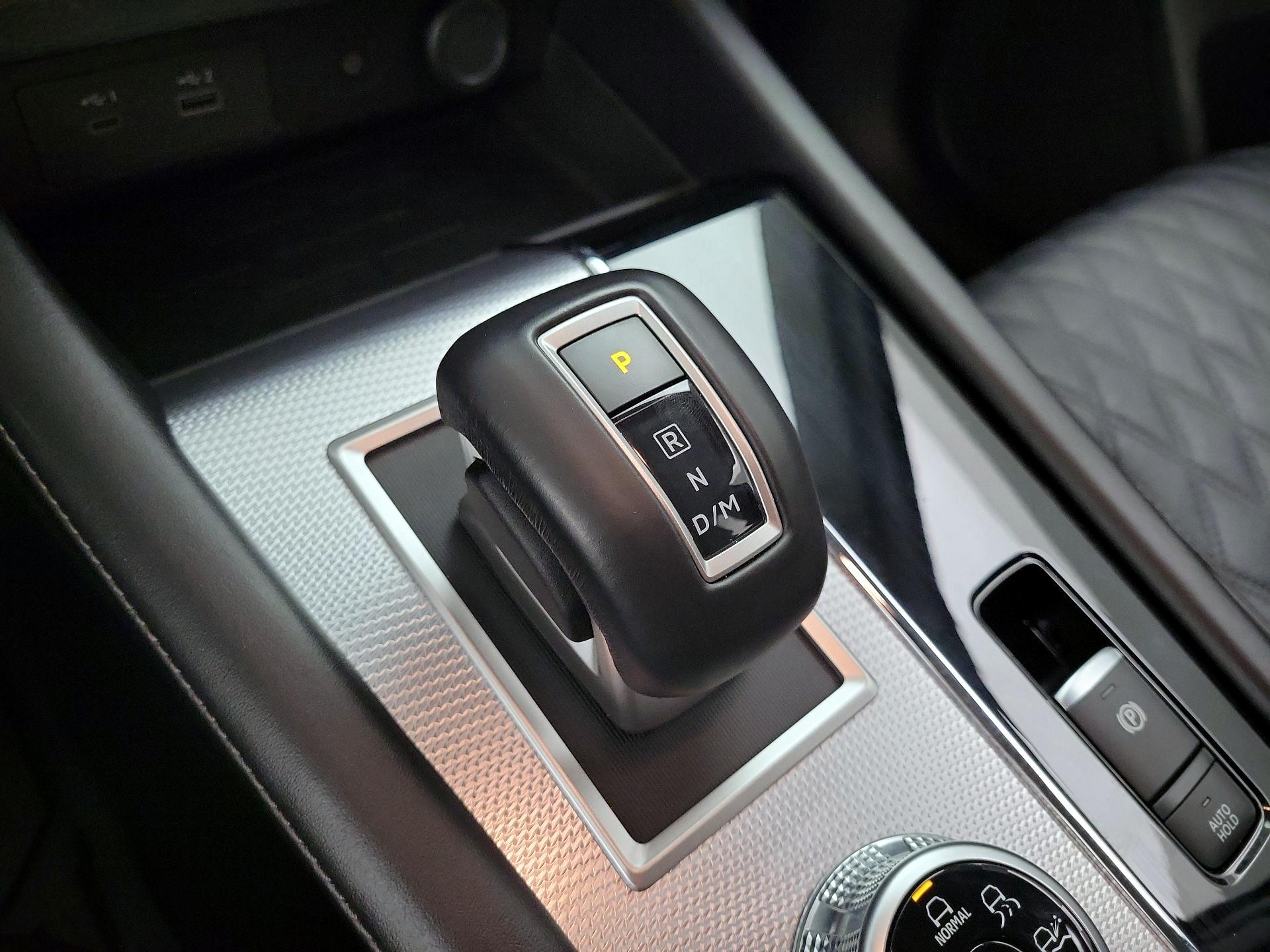 Thumbnail: 2024 Mitsubishi Outlander - 18