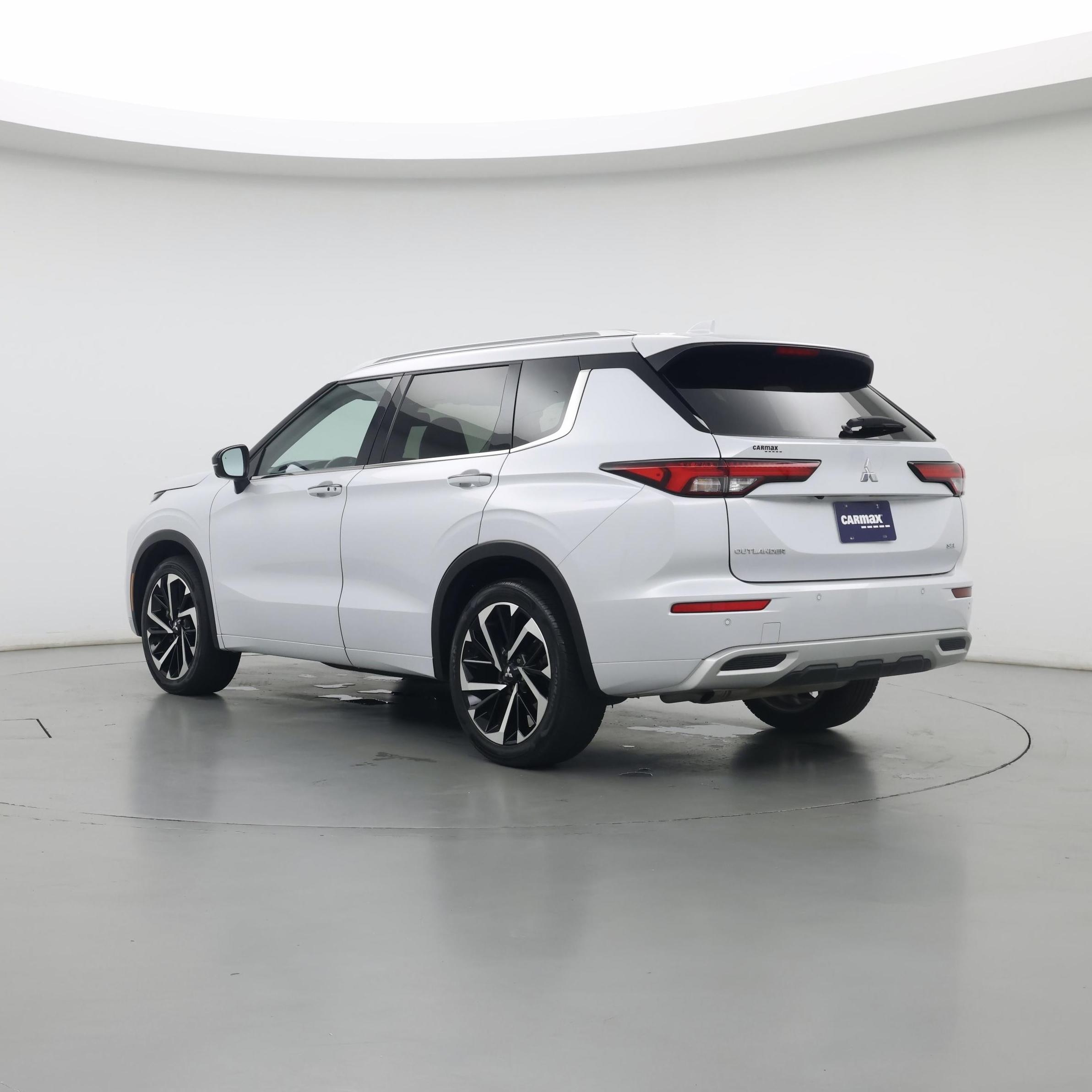 Thumbnail: 2024 Mitsubishi Outlander - 2