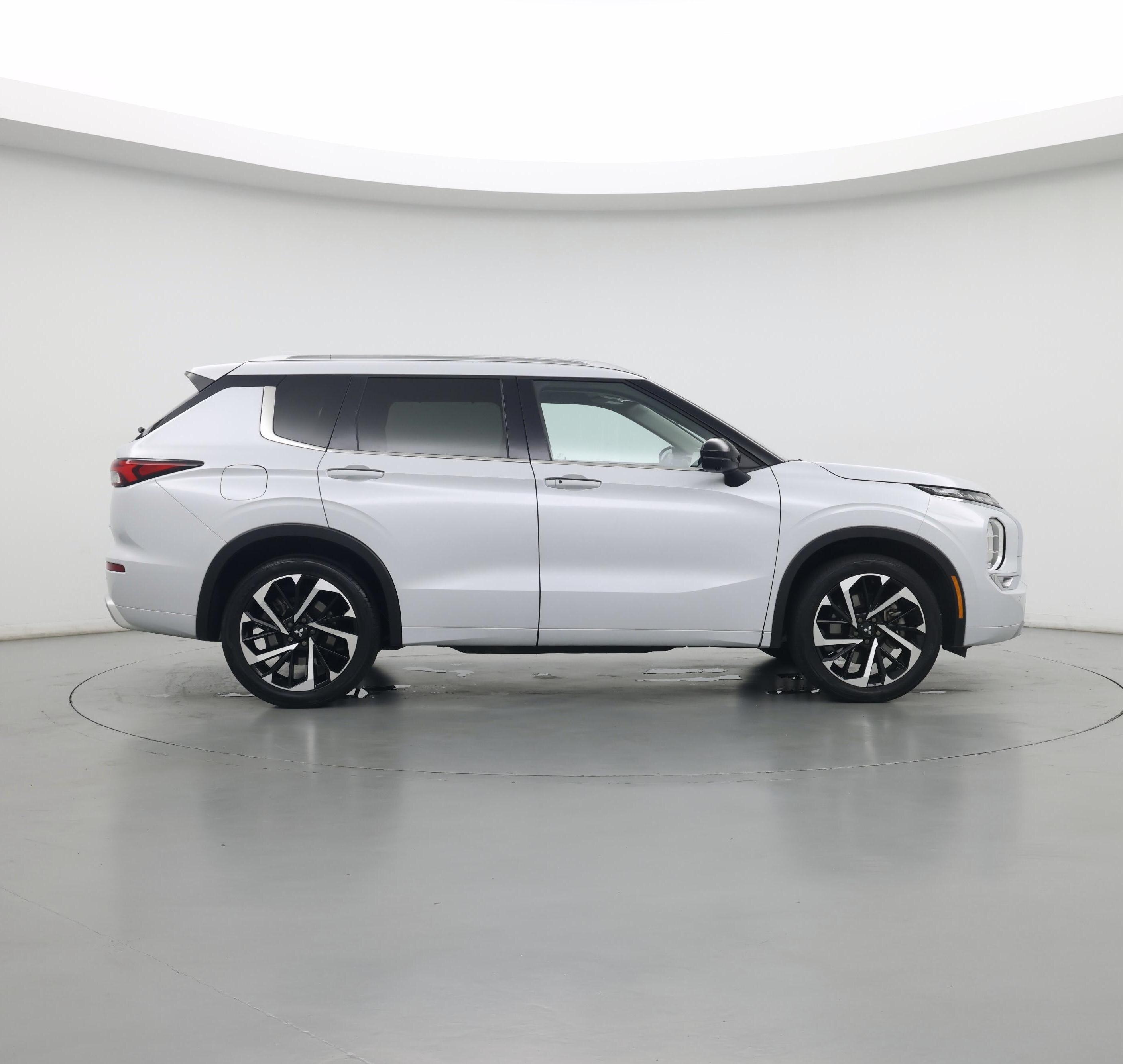 Thumbnail: 2024 Mitsubishi Outlander - 7